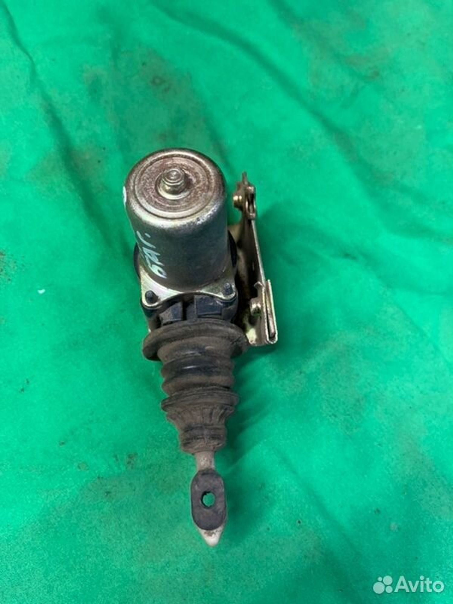 Активатор замка двери багажника Mitsubishi Pajero, 1050 рублей, Семиозерка