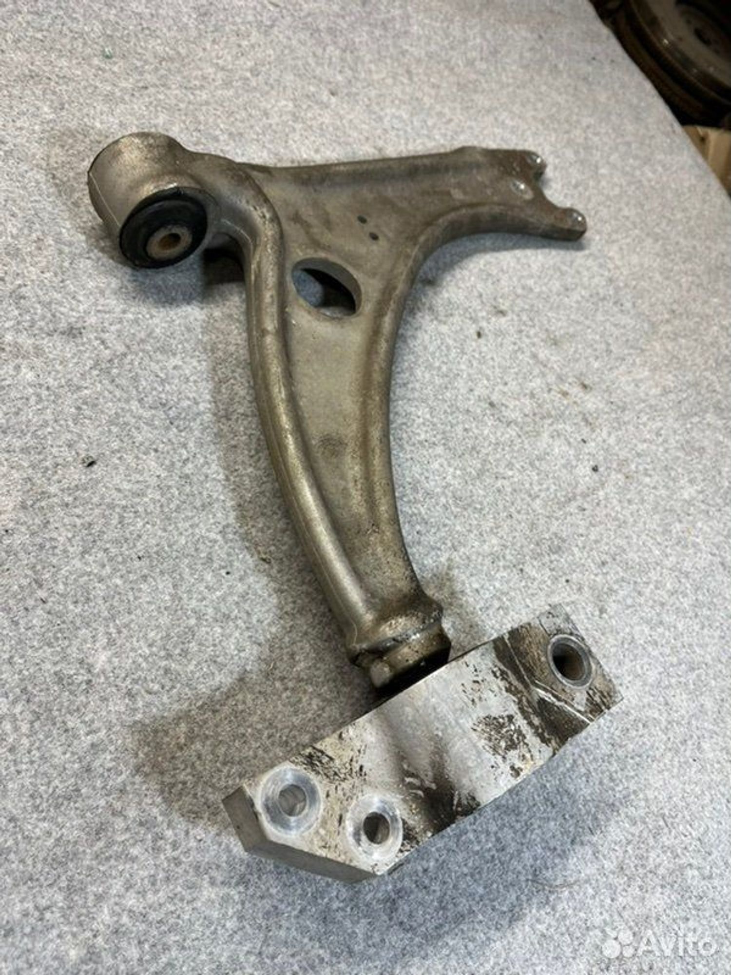 Рычаг подвески нижний передний Volkswagen Tiguan, 2500 рублей, Семиозерка