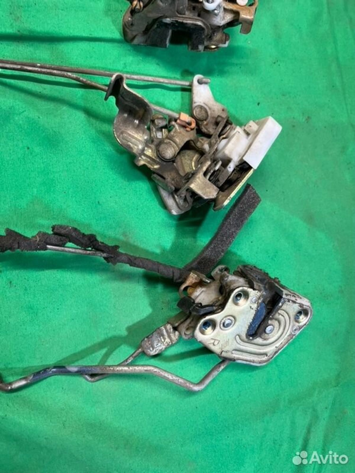 Замок боковой двери Mitsubishi Pajero 6G72 1993, 1000 рублей, Семиозерка