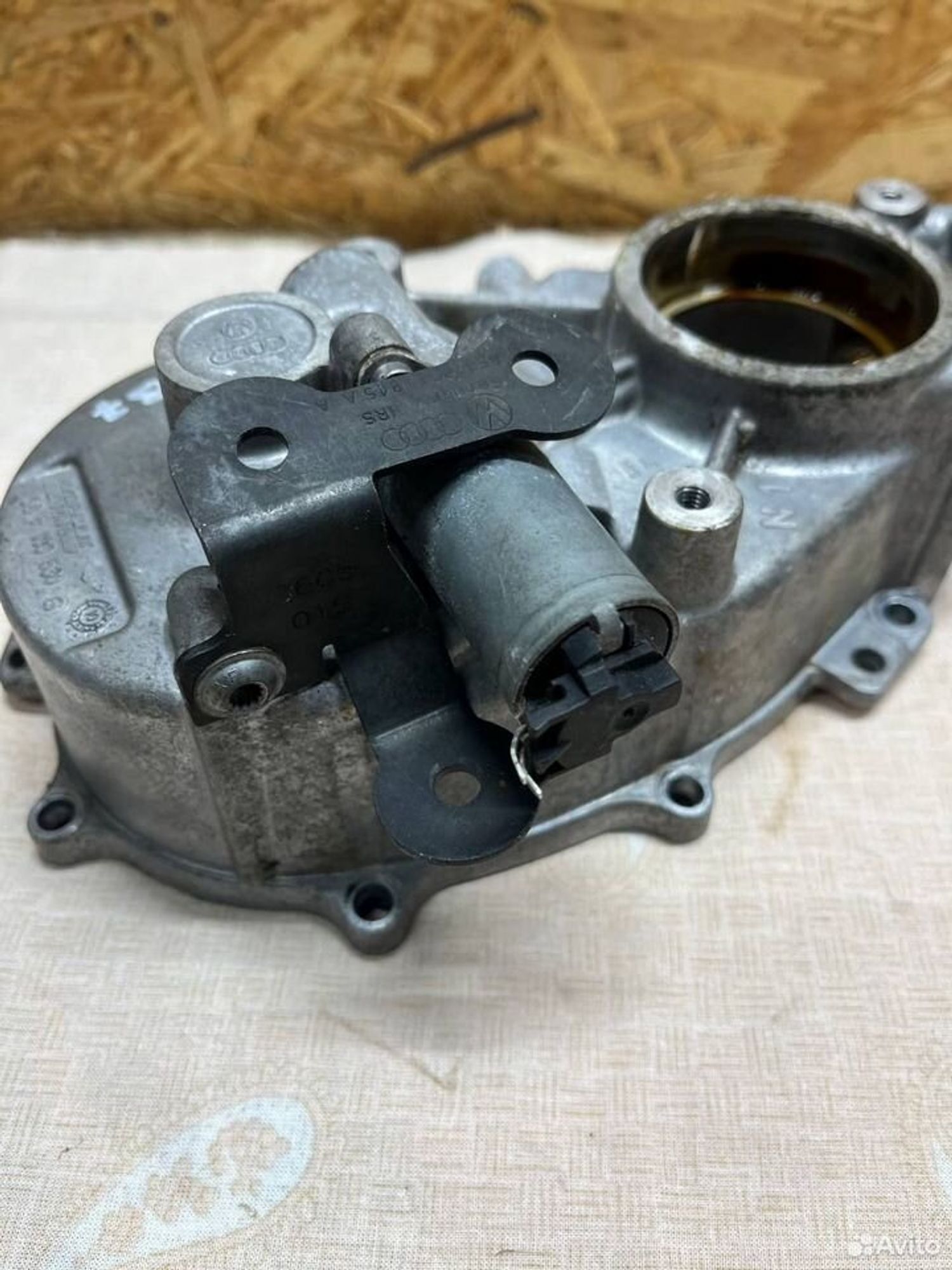 Боковая крышка распредвалов Audi / Volkswagen, 4200 рублей, Семиозерка