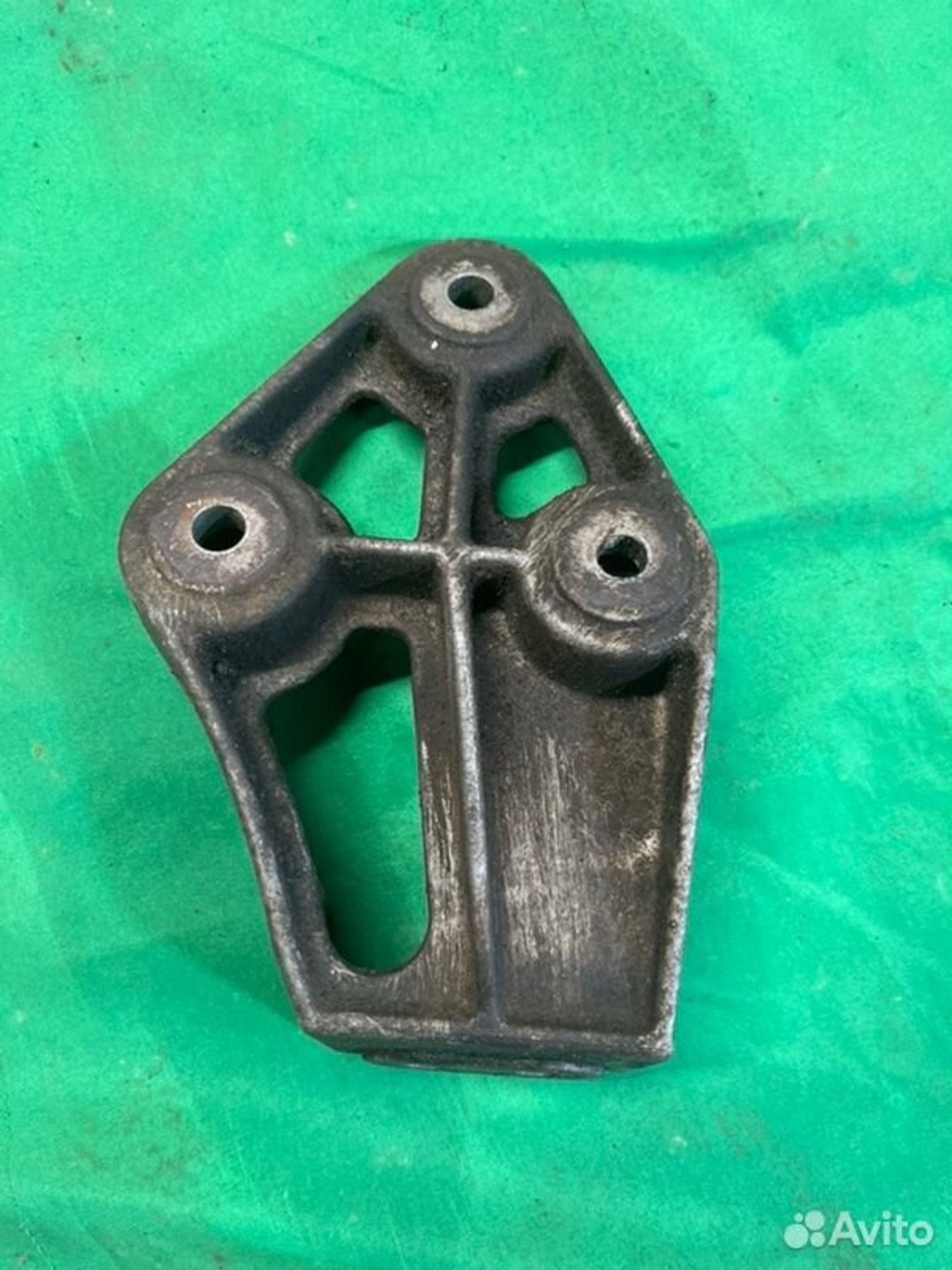 Кронштейн опоры двигателя правый Daewoo Nexia N150, 900 рублей, Семиозерка