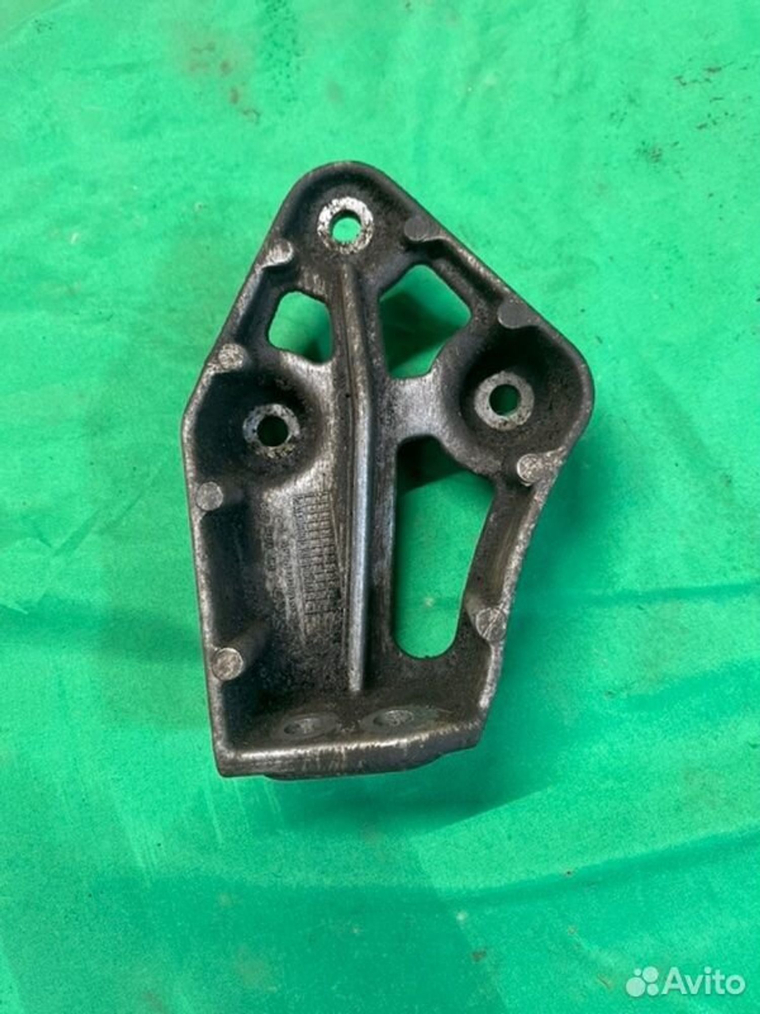 Кронштейн опоры двигателя правый Daewoo Nexia N150, 900 рублей, Семиозерка