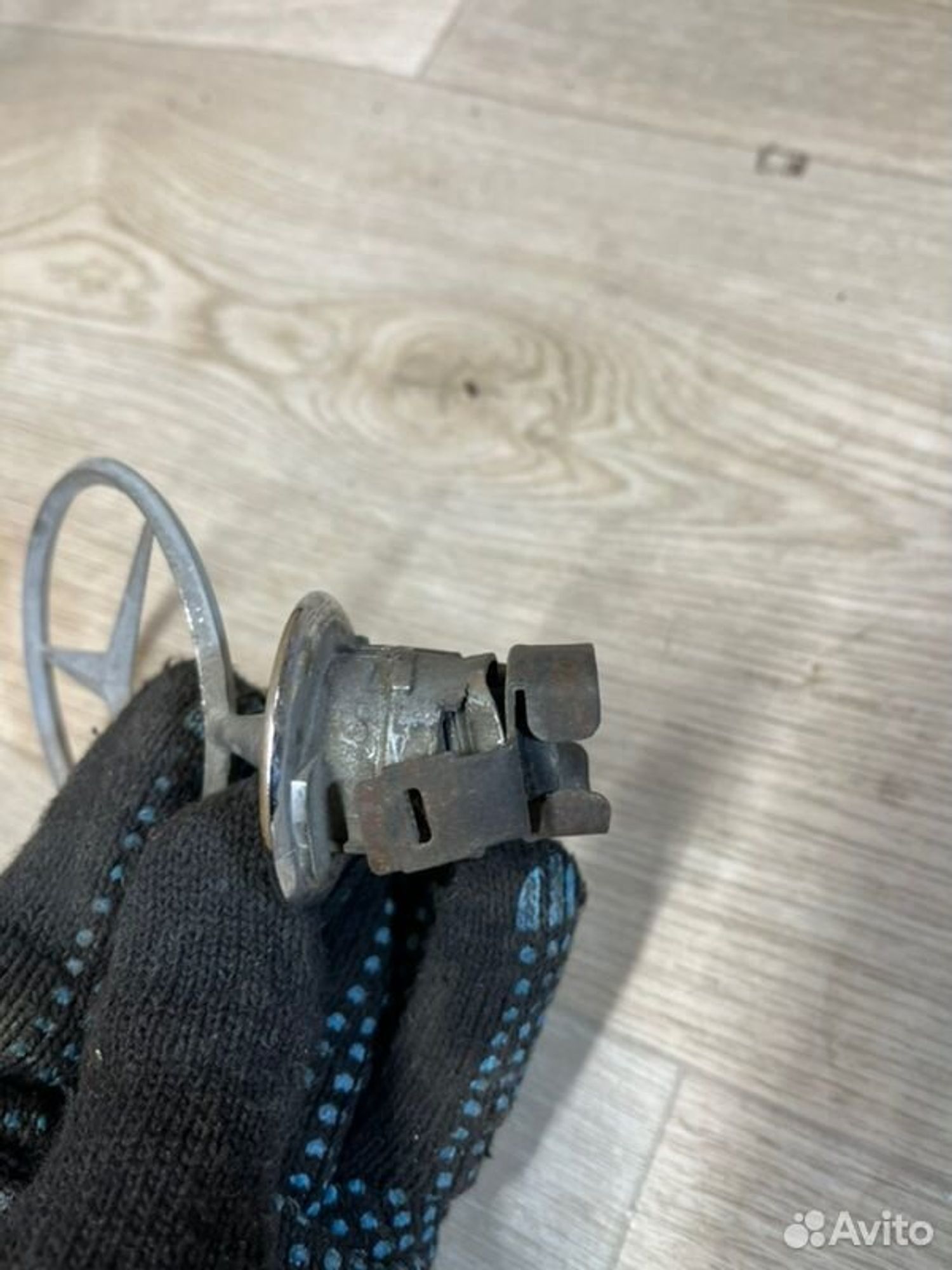 Эмблема Mercedes E240 W210 M112911 1998, 1000 рублей, Семиозерка