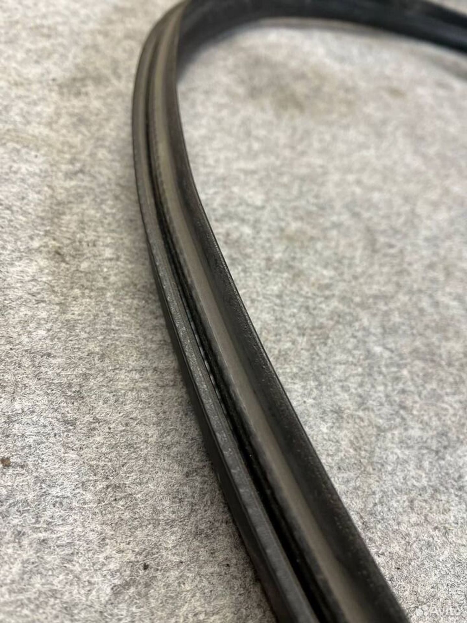 Уплотнительная резинка под капотом BMW E53, 1200 рублей, Семиозерка