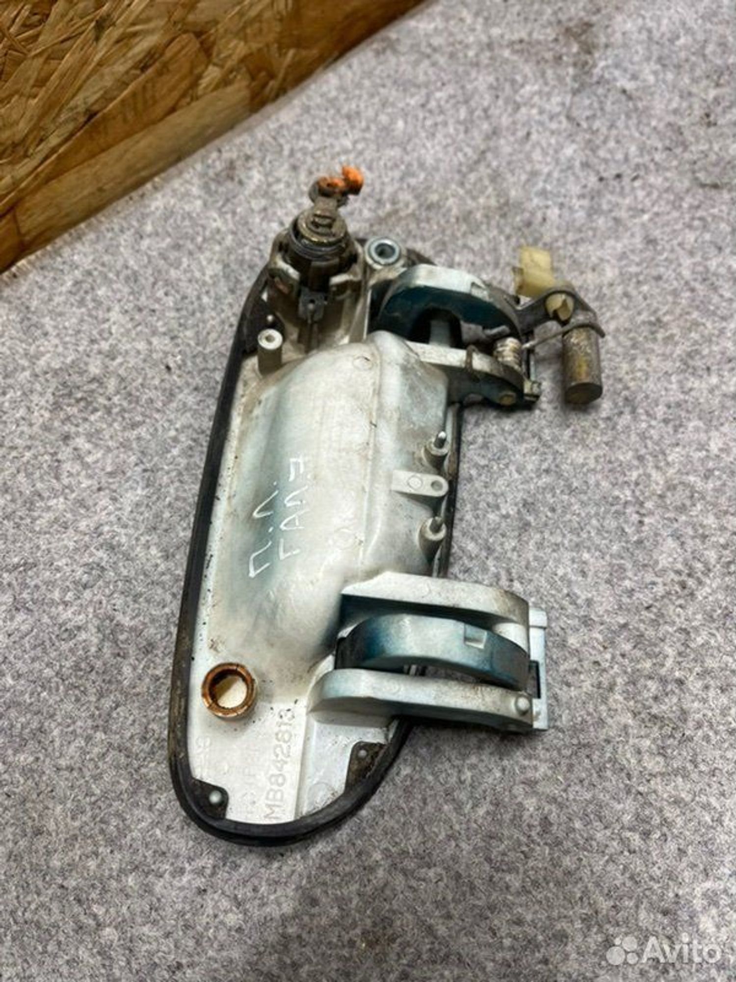 Ручка двери внешняя передняя левая Mitsubishi, 1000 рублей, Семиозерка