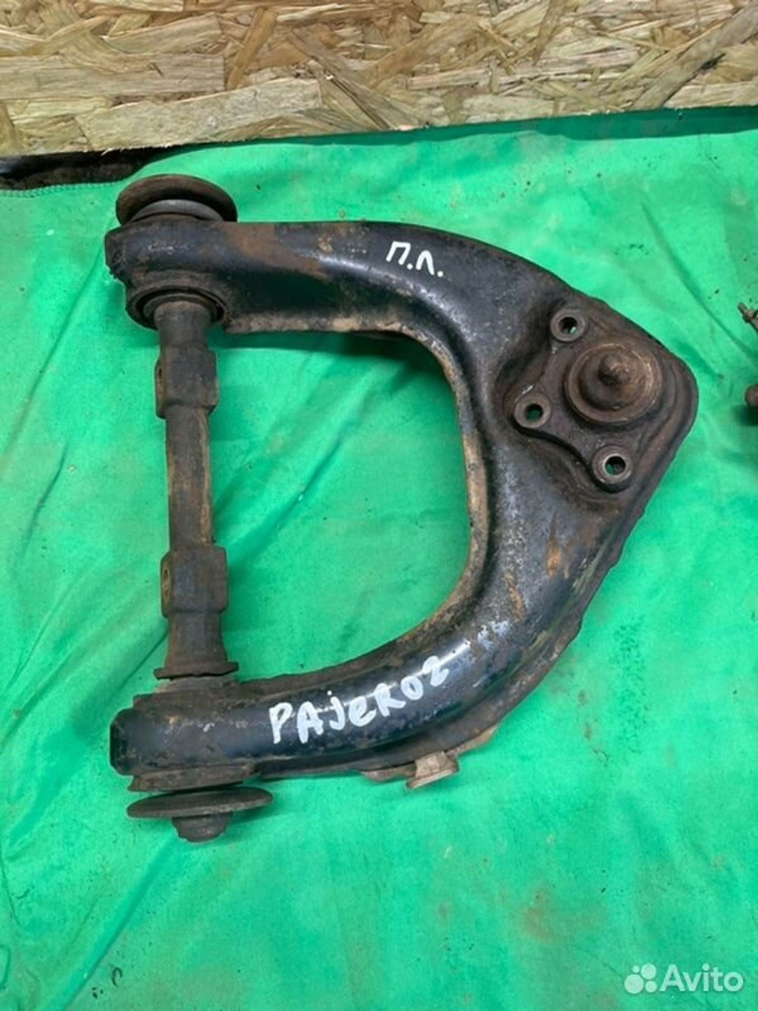 Рычаг подвески верхний Mitsubishi Pajero 6G72 1993, 2000 рублей, Семиозерка