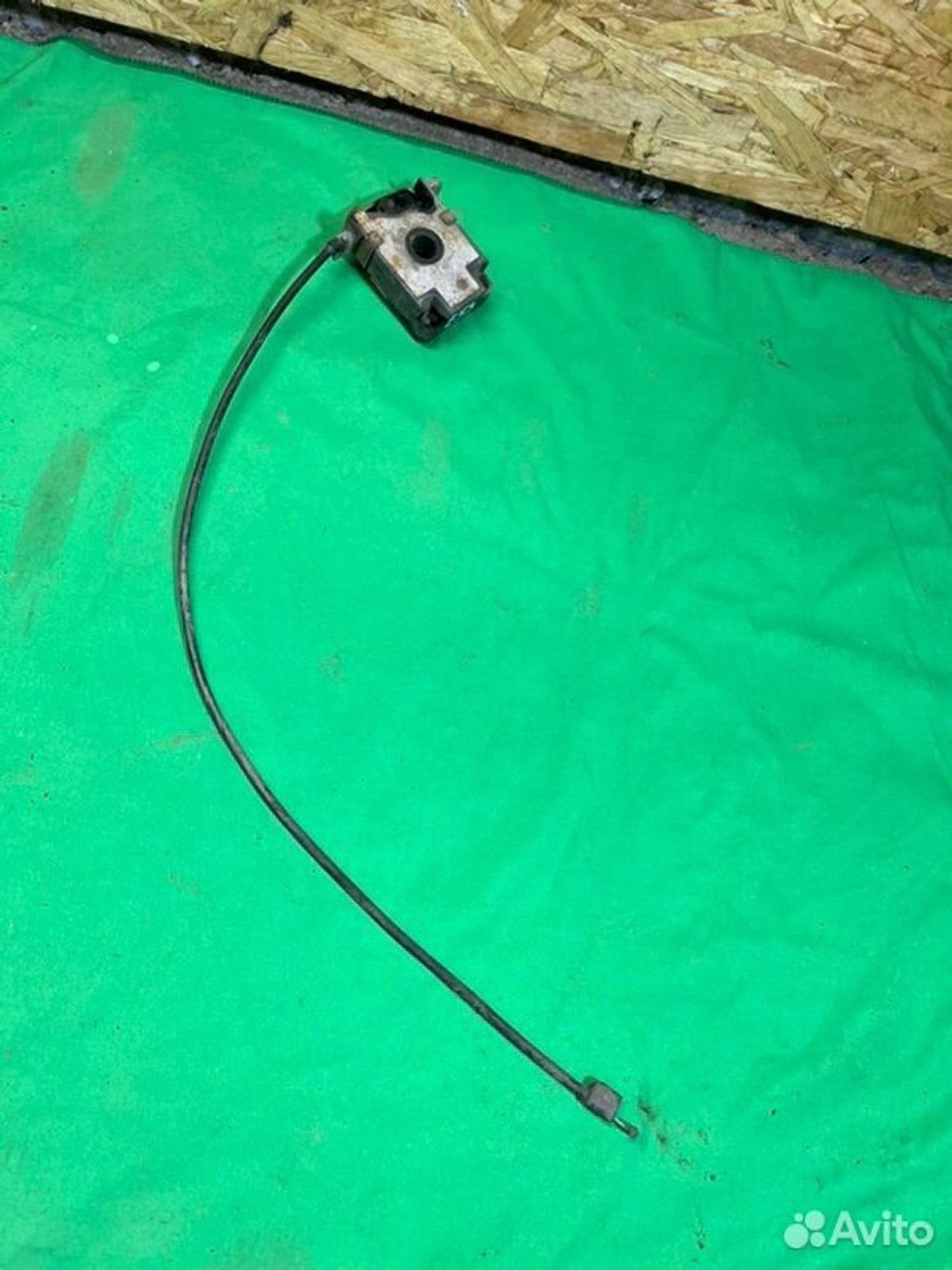 Замок капота Bmw X5 E53 M54B30 2002, 1200 рублей, Семиозерка