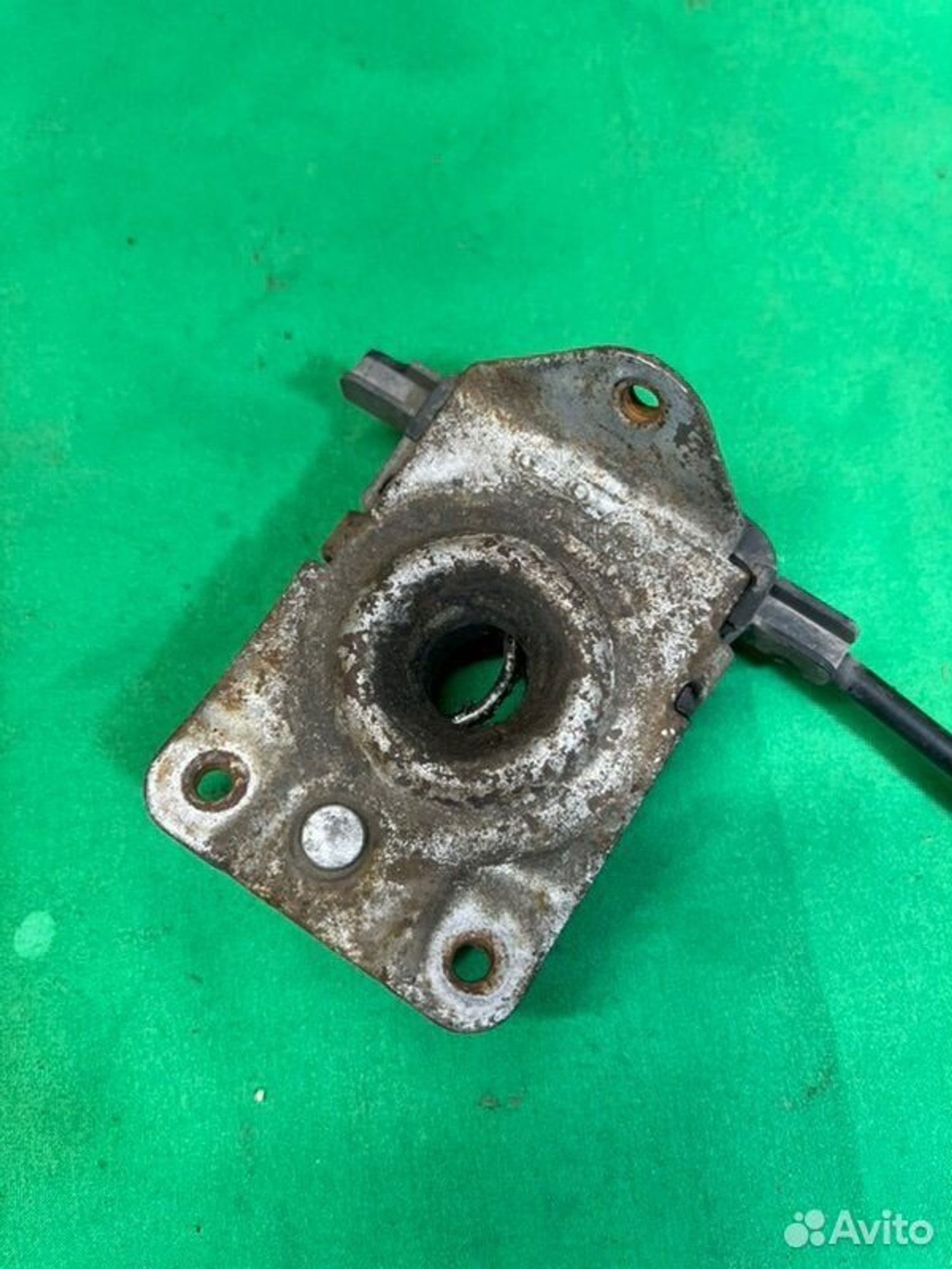 Замок капота Bmw X5 E53 M54B30 2002, 1200 рублей, Семиозерка