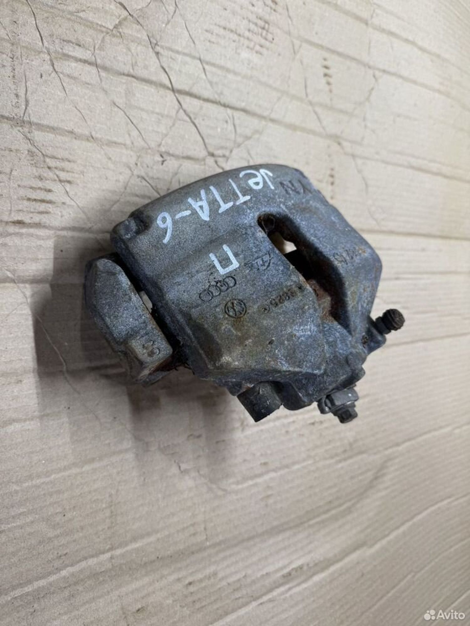 Суппорт передний правый Volkswagen Jetta 6, 2800 рублей, Семиозерка