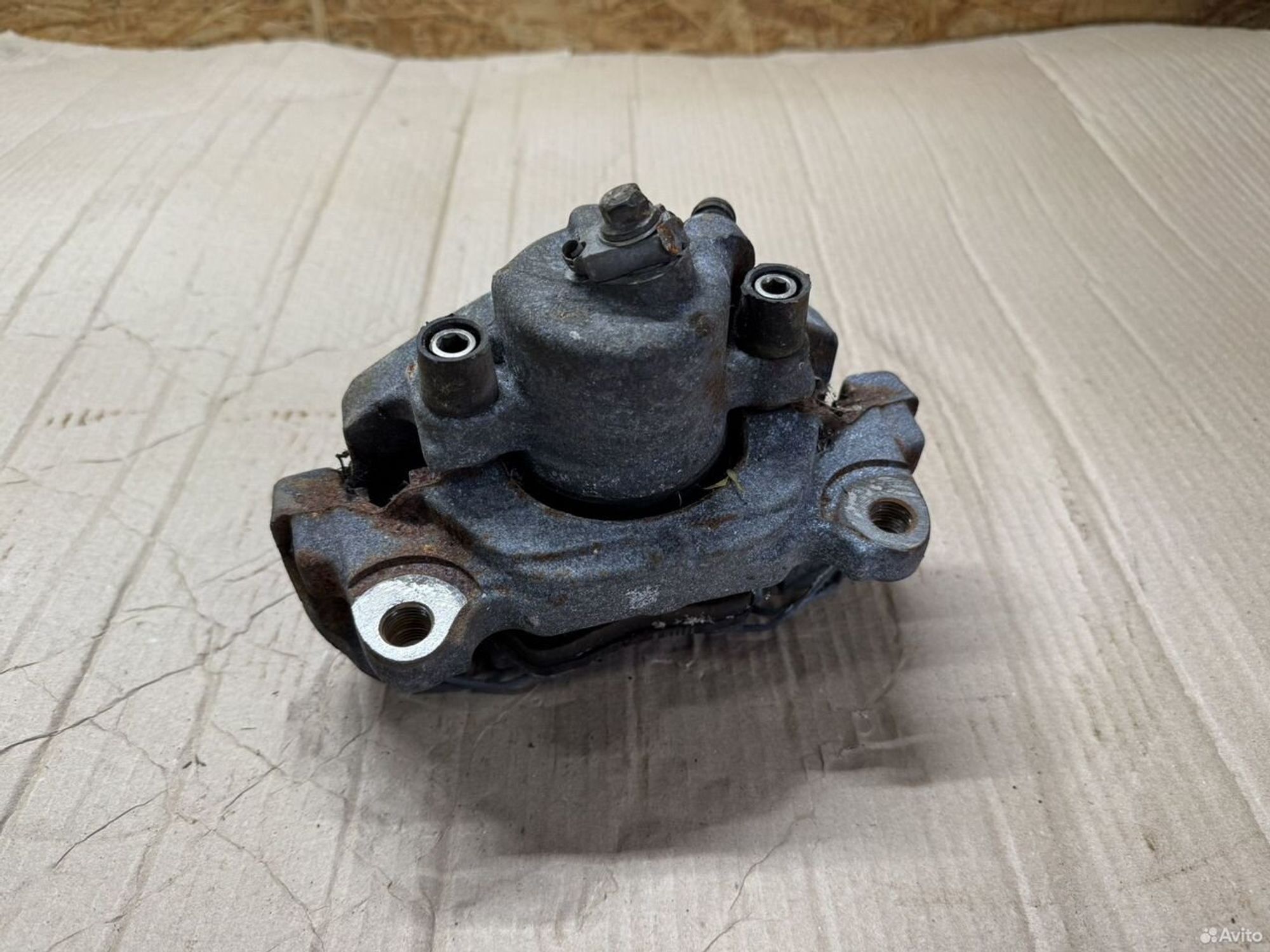 Суппорт передний правый Volkswagen Jetta 6, 2800 рублей, Семиозерка