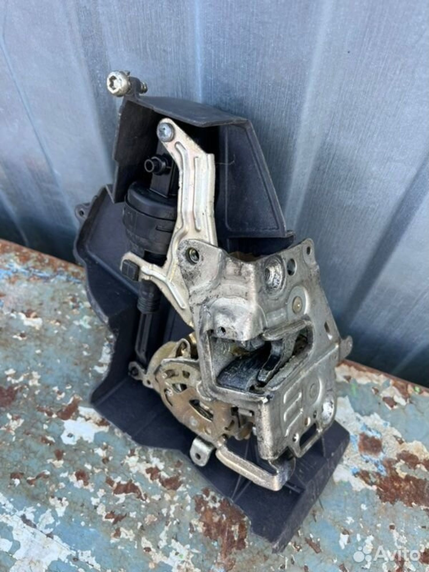 Замок боковой двери задний левый Mercedes E240, 1500 рублей, Семиозерка