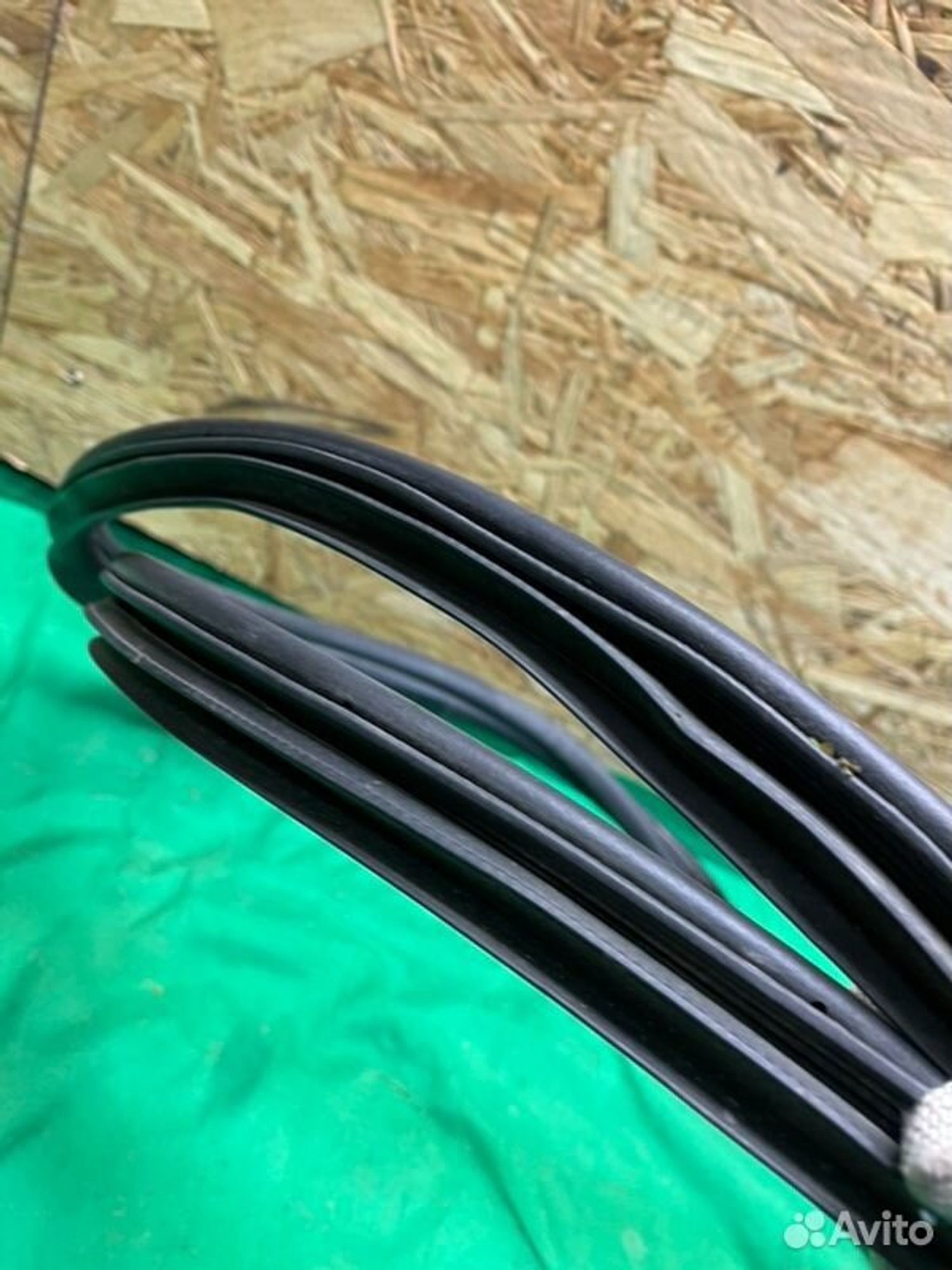 Уплотнительная резинка боковой двери задняя левая, 1000 рублей, Семиозерка