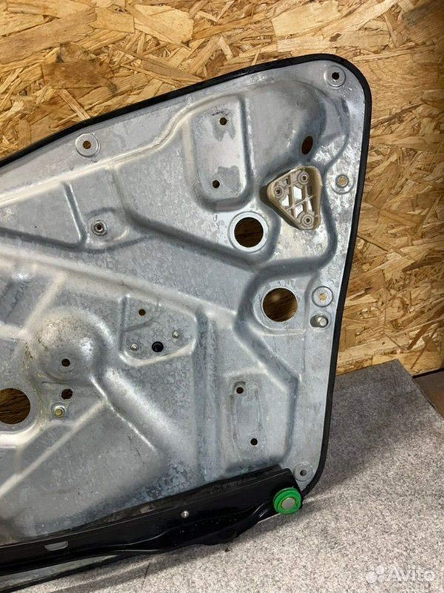 Держатель стеклоподъемника передний левый, 1100 рублей, Семиозерка