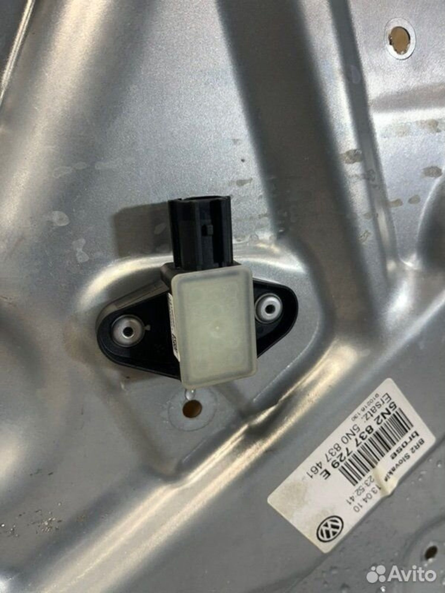 Держатель стеклоподъемника передний левый, 1100 рублей, Семиозерка