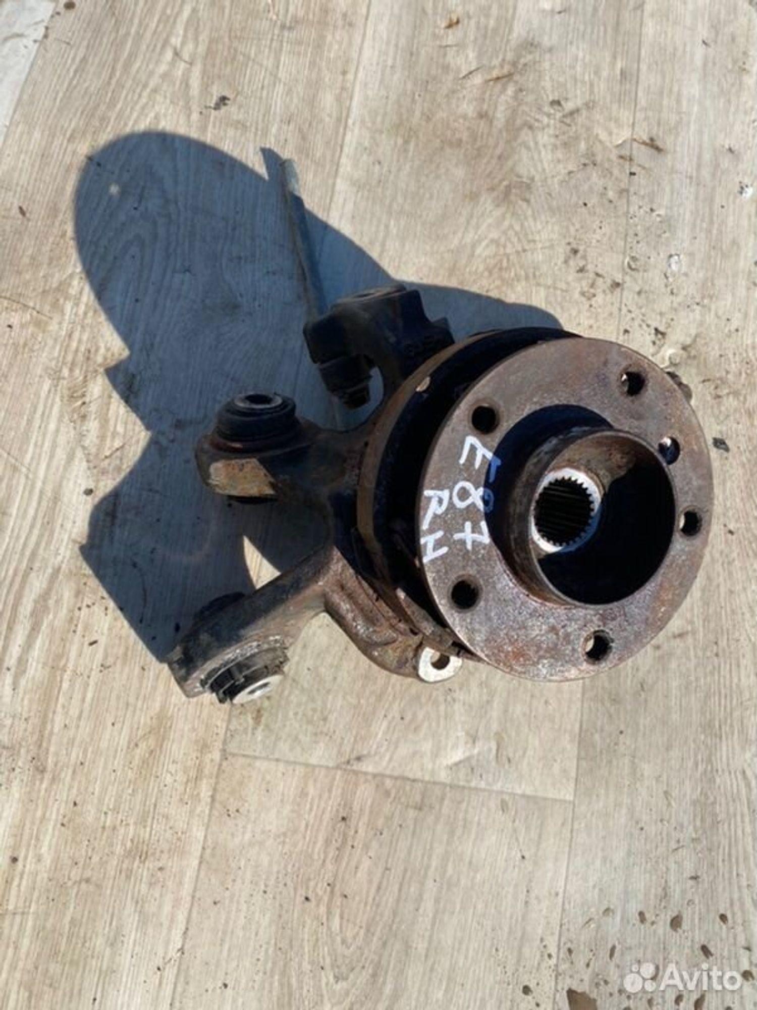 Кулак поворотный задний правый Bmw 1 E87 M47D20, 3000 рублей, Семиозерка