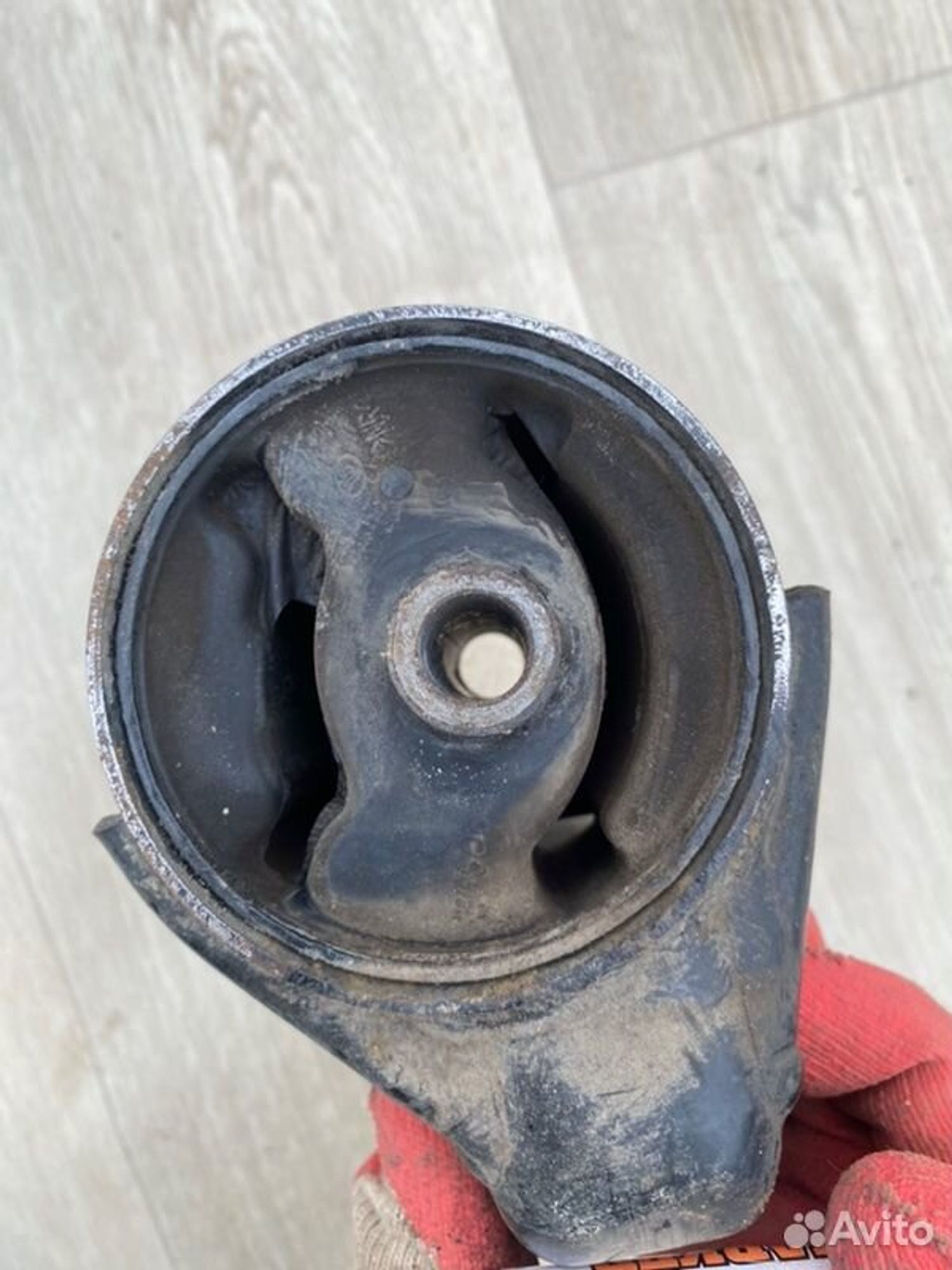 Подушка двигателя правая, 1000 рублей, Семиозерка