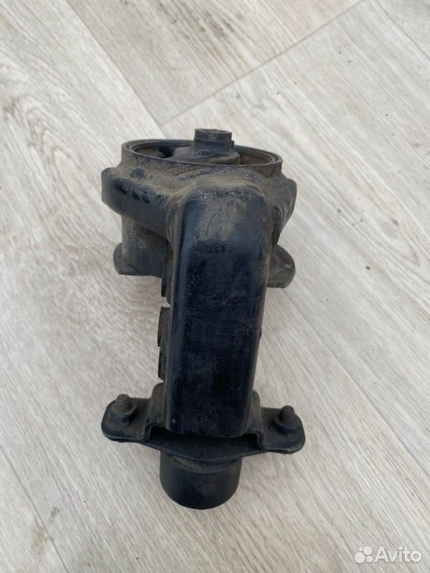 Подушка двигателя правая, 1000 рублей, Семиозерка