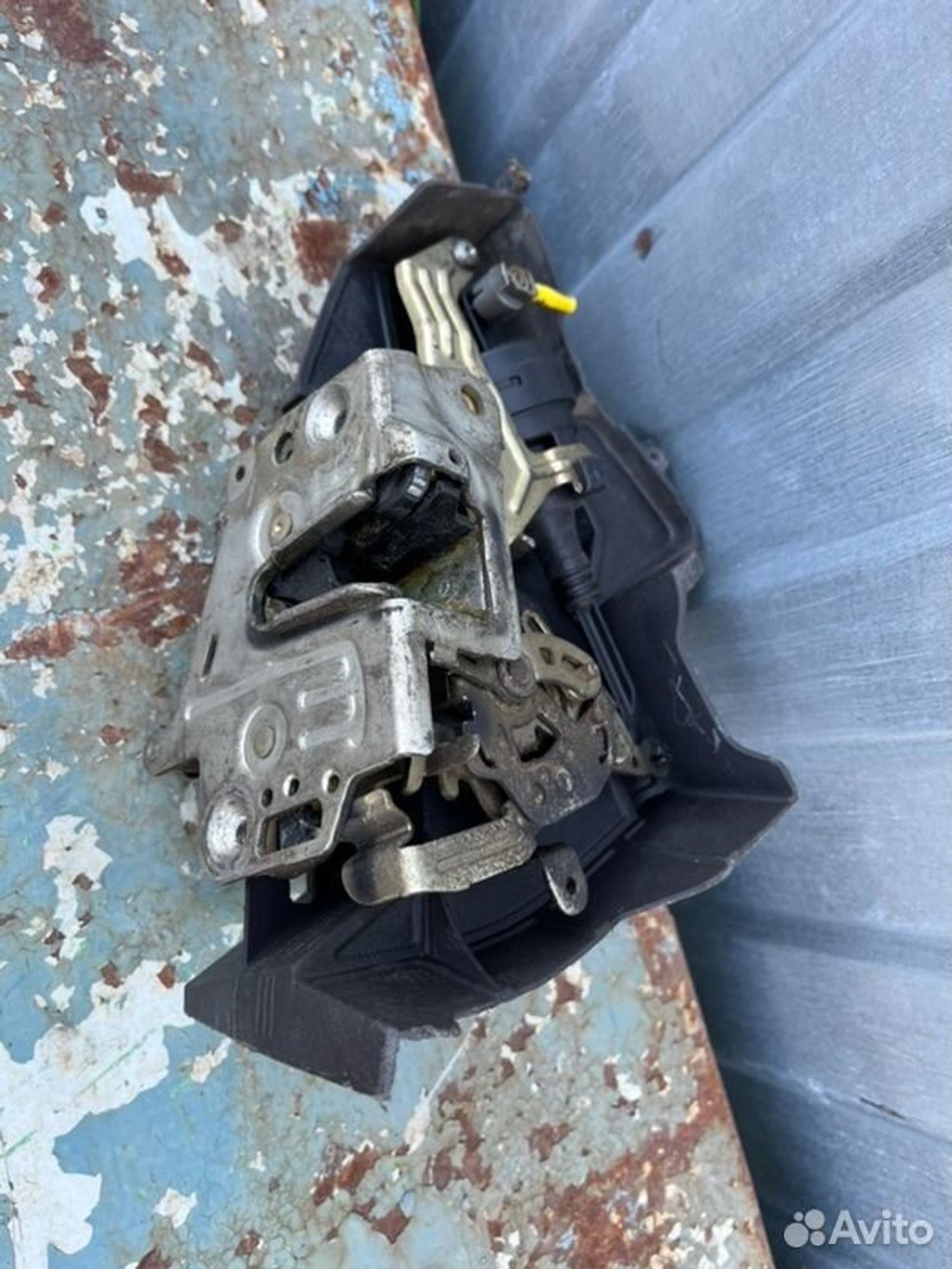 Замок боковой двери задний правый Mercedes E240, 1500 рублей, Семиозерка