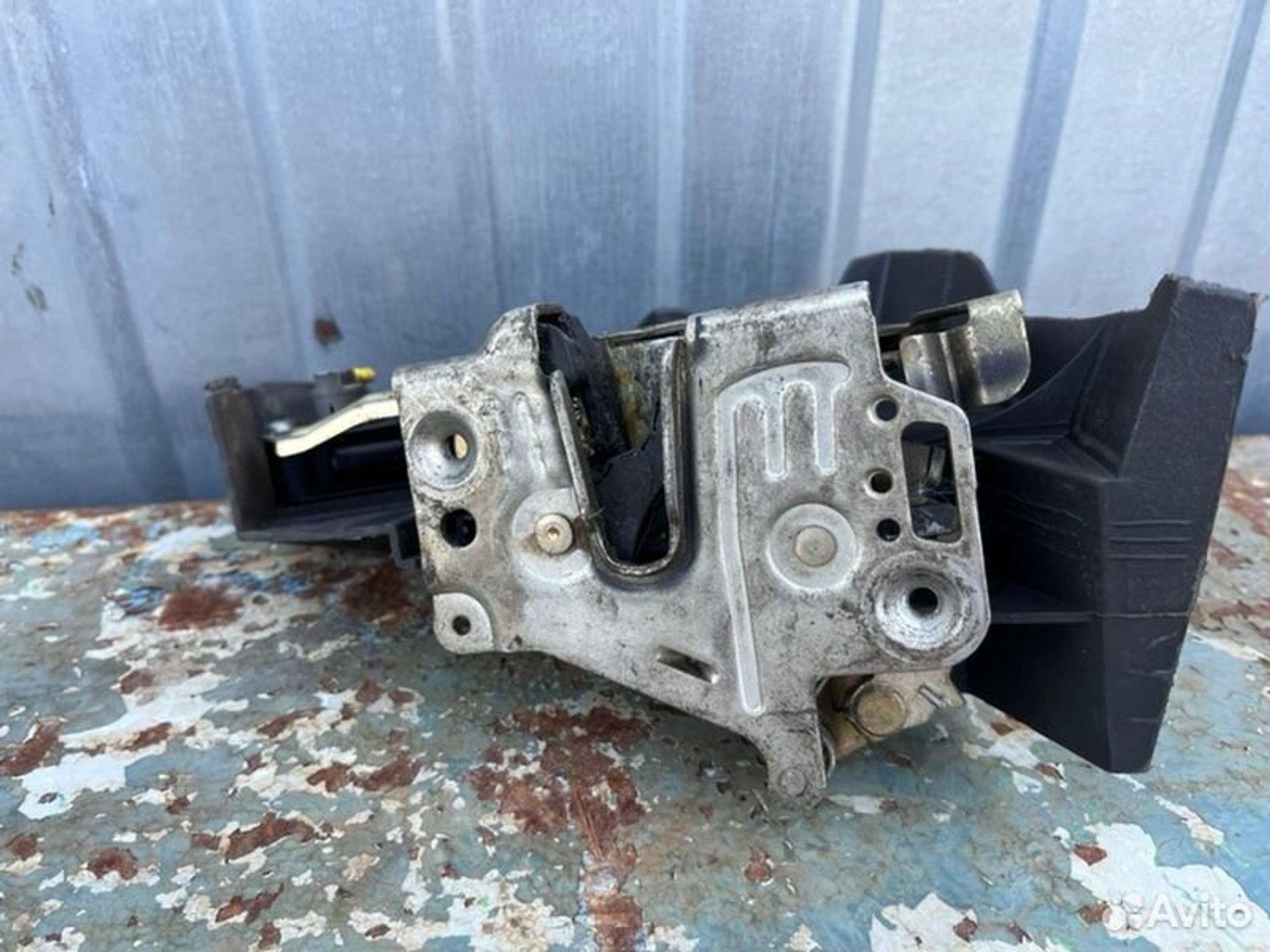 Замок боковой двери задний правый Mercedes E240, 1500 рублей, Семиозерка