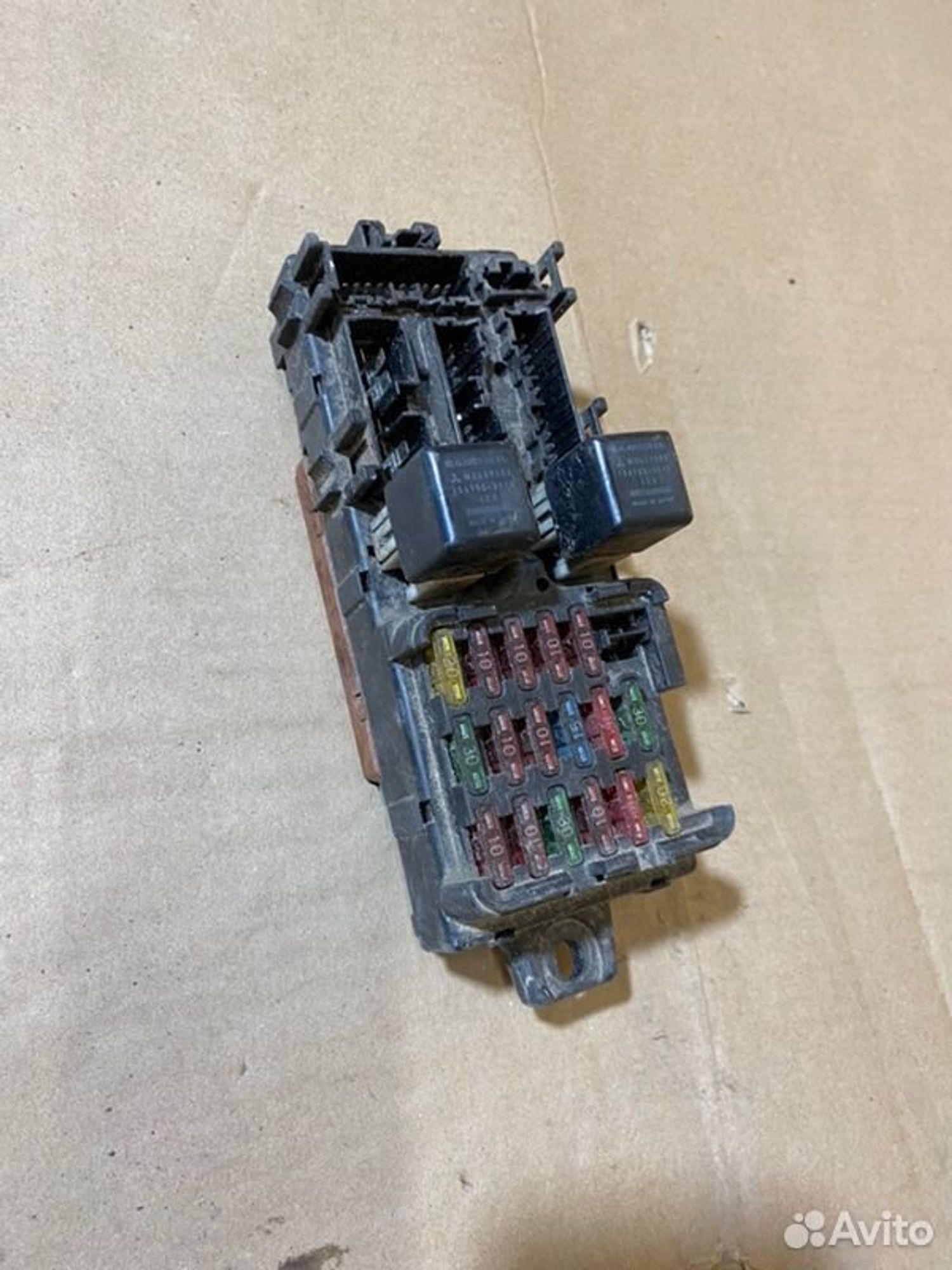 Блок предохранителей салонный Mitsubishi Galant, 1500 рублей, Семиозерка