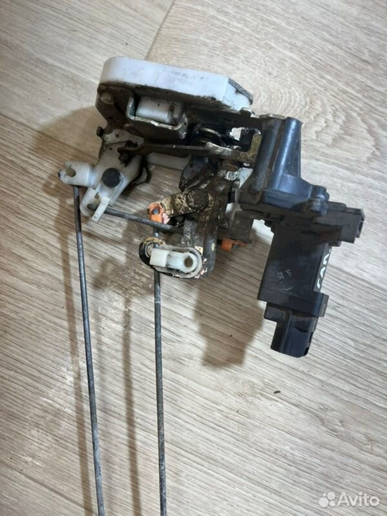 Замок боковой двери Mitsubishi Galant E54A 6A12, 1100 рублей, Семиозерка