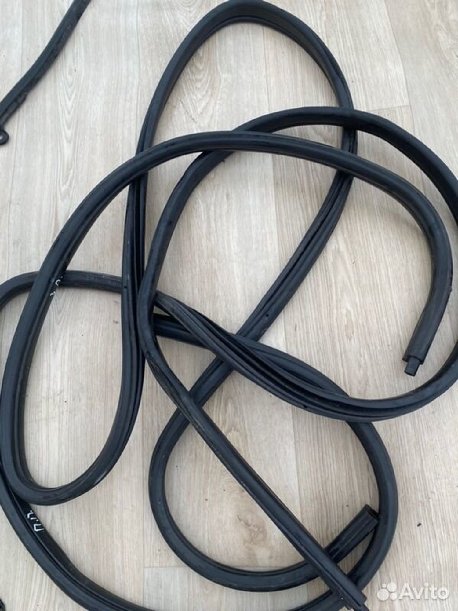 Уплотнитель кузова Bmw 1 E87 M47D20 2006, 1000 рублей, Семиозерка