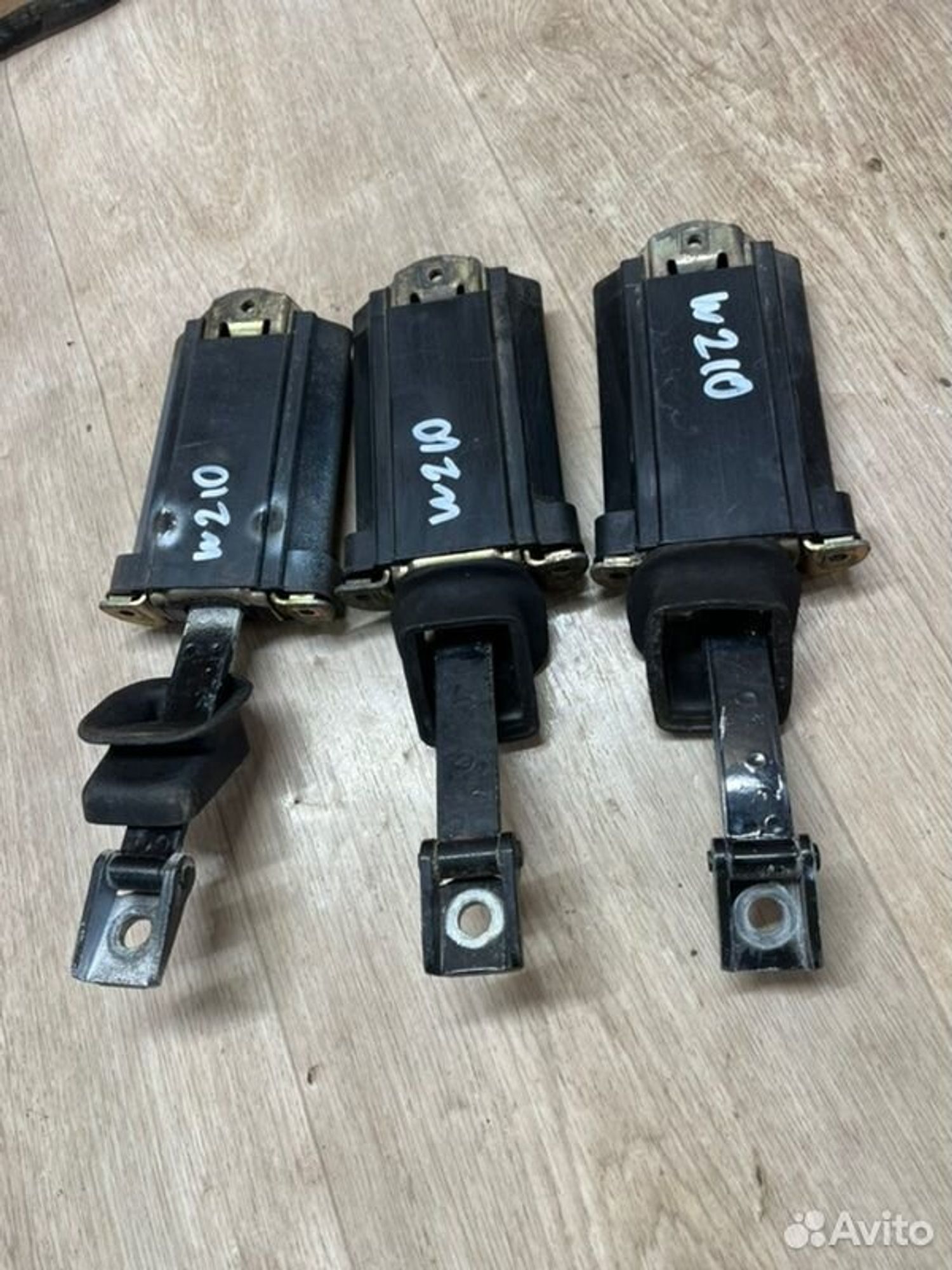 Ограничитель двери Mercedes E240 W210 M112911 1998, 1000 рублей, Семиозерка