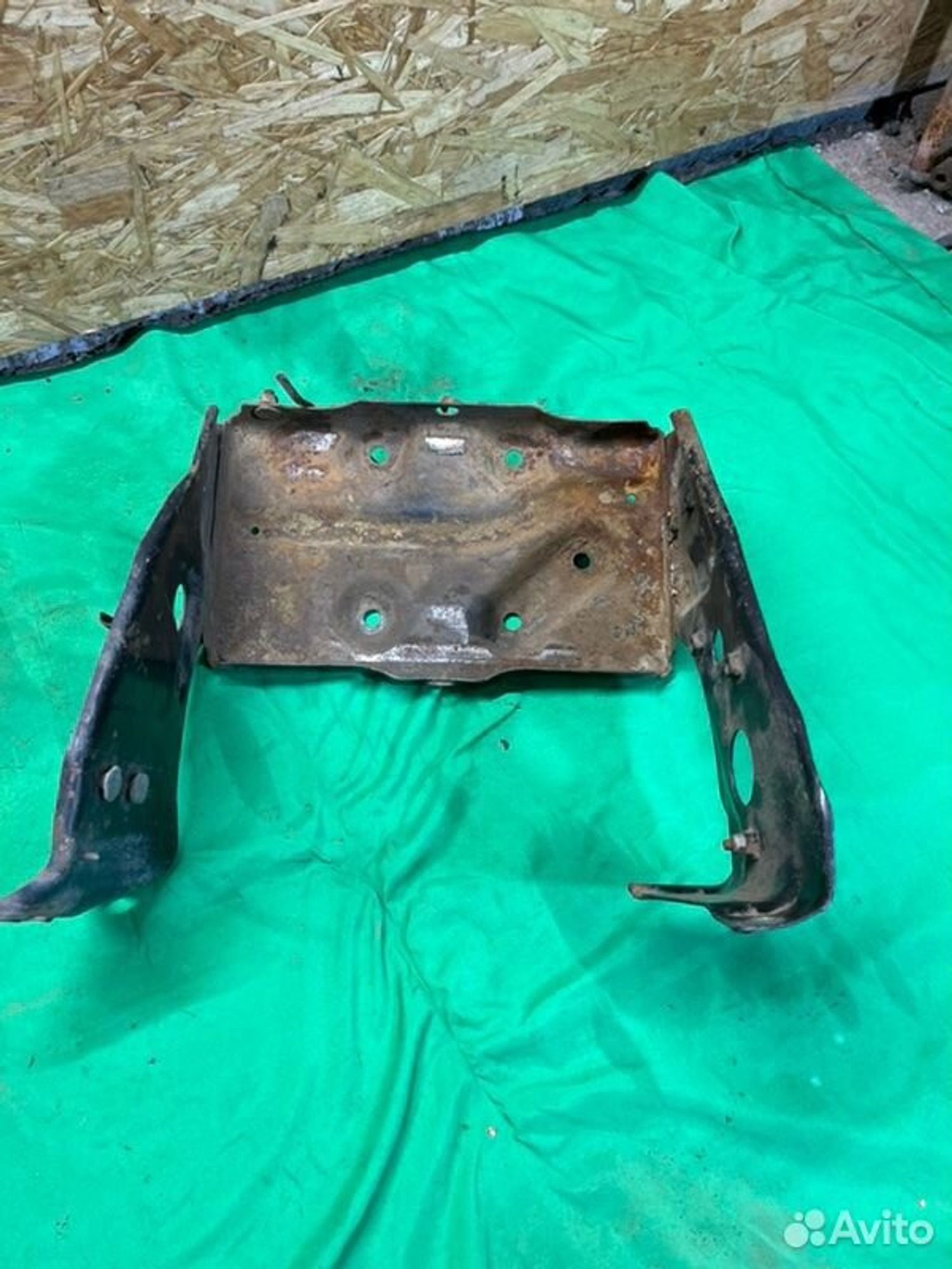 Подставка под аккумулятор Mitsubishi Pajero 6G72, 1000 рублей, Семиозерка