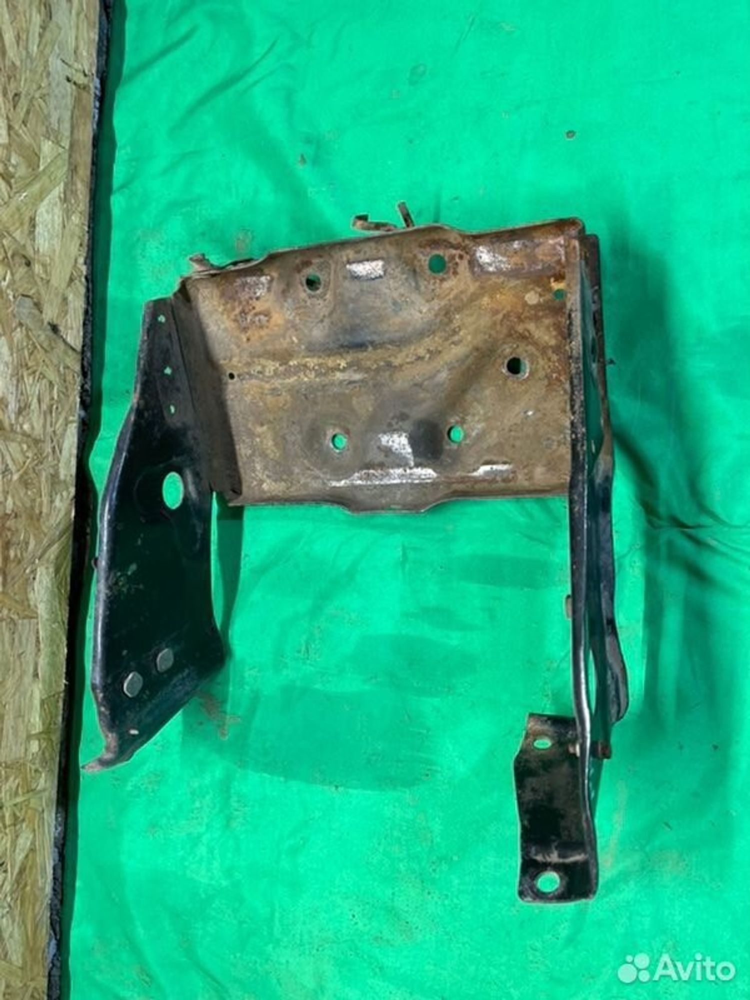 Подставка под аккумулятор Mitsubishi Pajero 6G72, 1000 рублей, Семиозерка