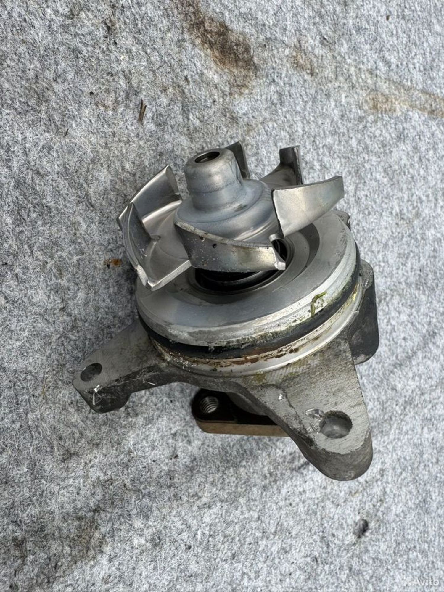 Помпа водяная Mazda L3-VE, 1000 рублей, Семиозерка