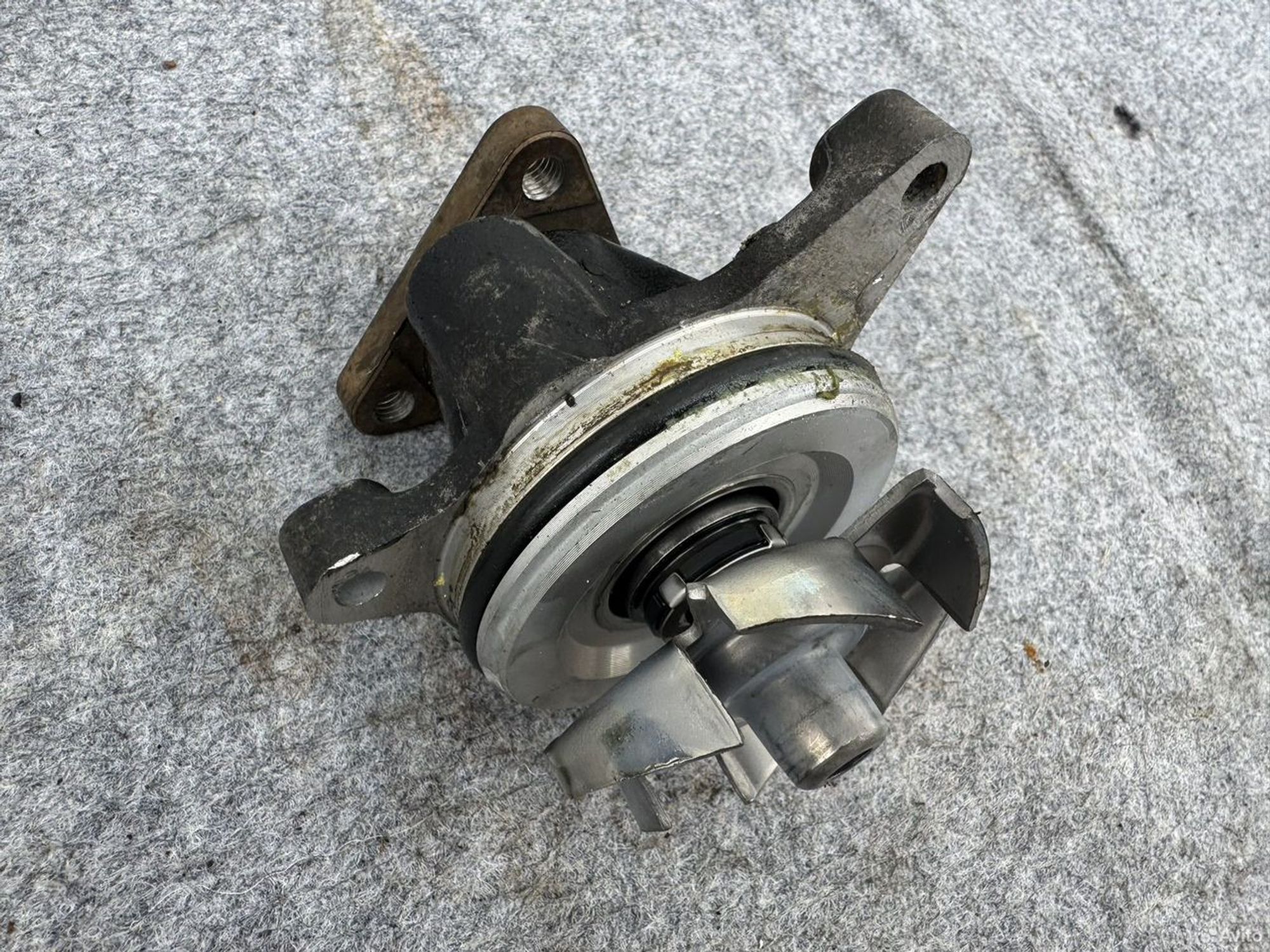 Помпа водяная Mazda L3-VE, 1000 рублей, Семиозерка