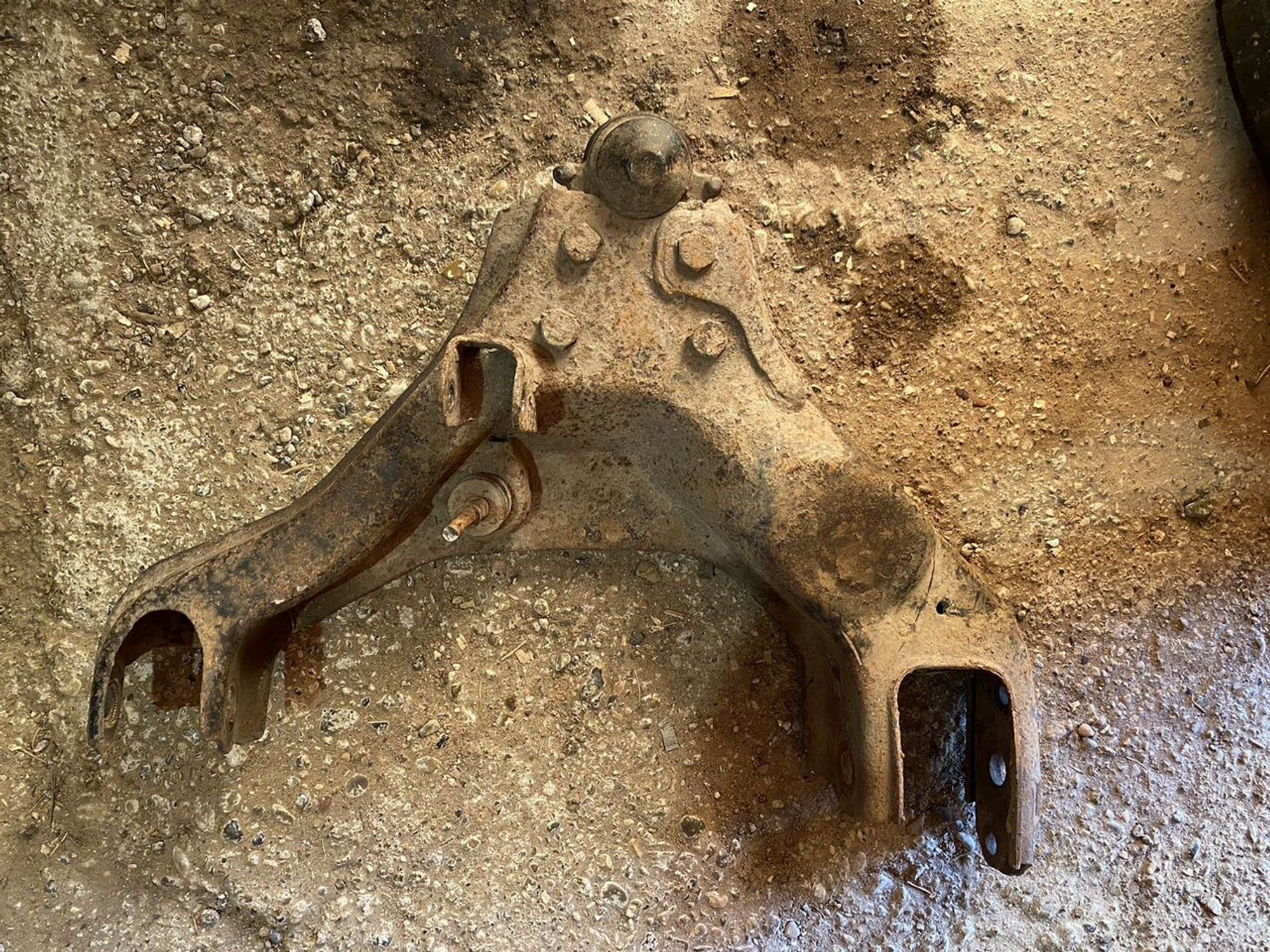 Рычаг правый передний isuzu trooper, 2000 рублей, Семиозерка