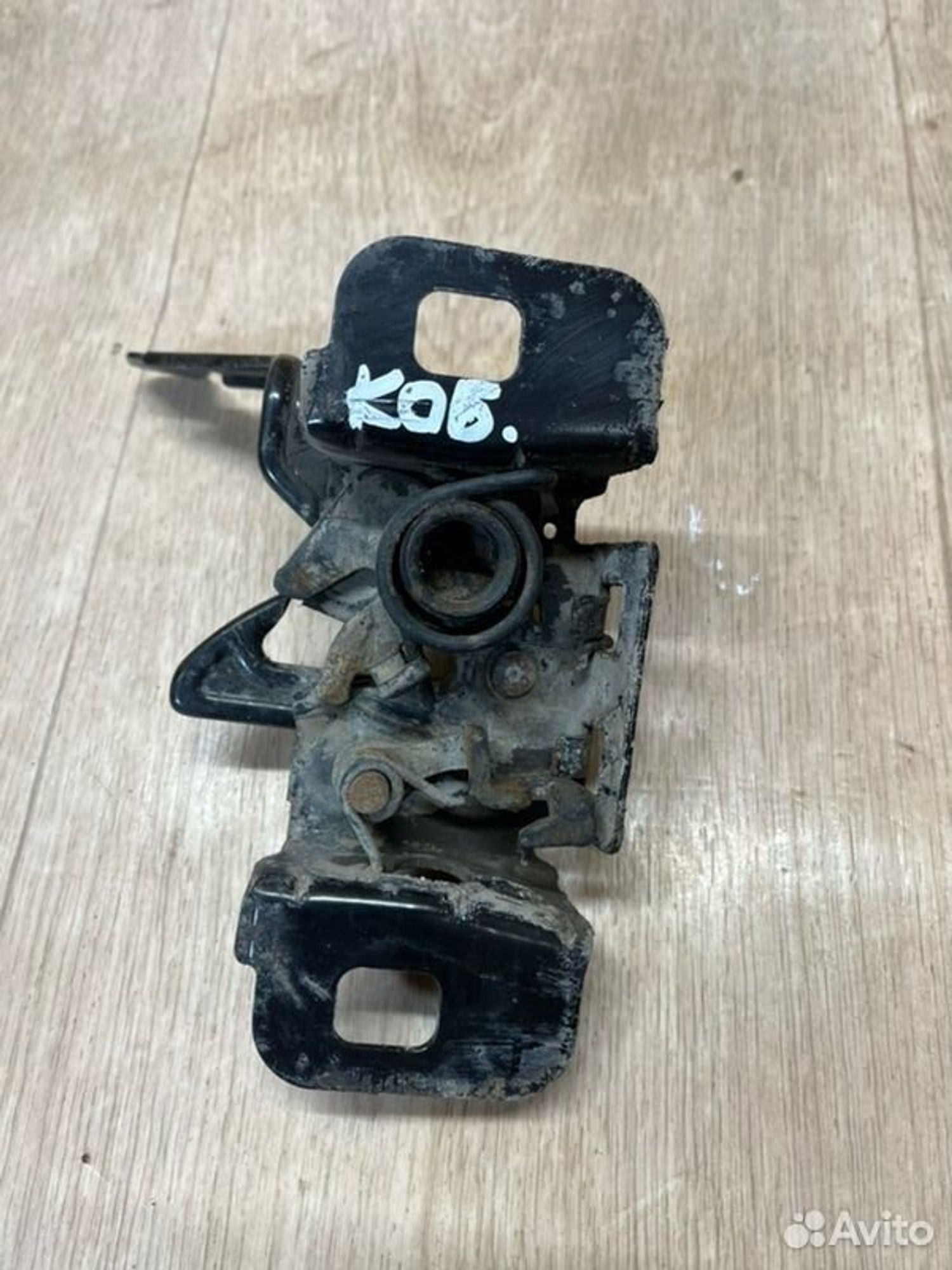 Замок капота Chevrolet Cobalt B15D2 2015, 1000 рублей, Семиозерка