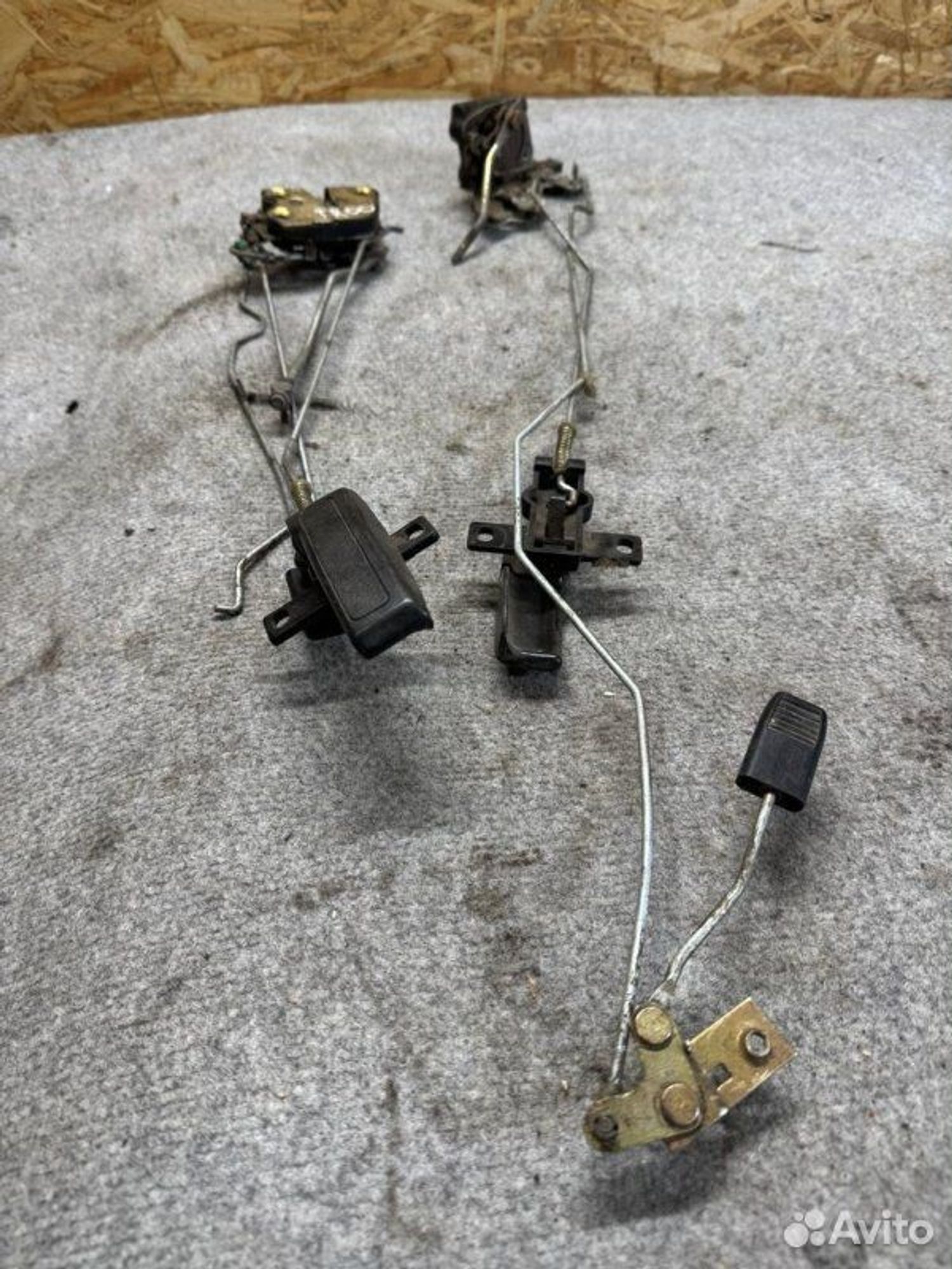 Замок боковой двери Isuzu Trooper 4JB1 1991, 1000 рублей, Семиозерка