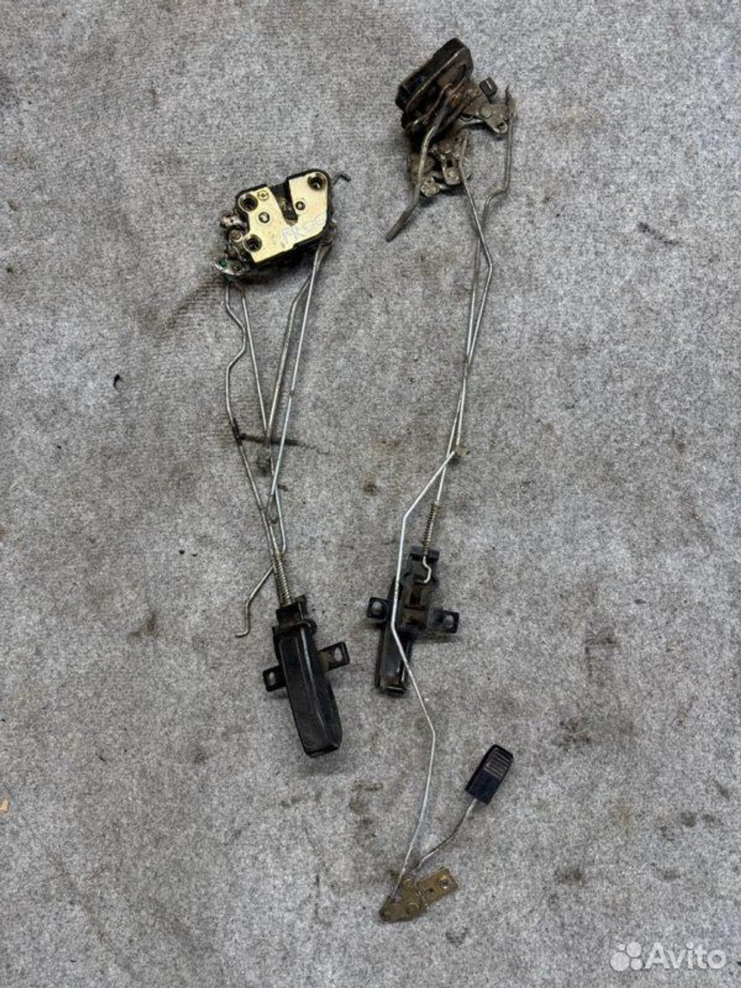 Замок боковой двери Isuzu Trooper 4JB1 1991, 1000 рублей, Семиозерка