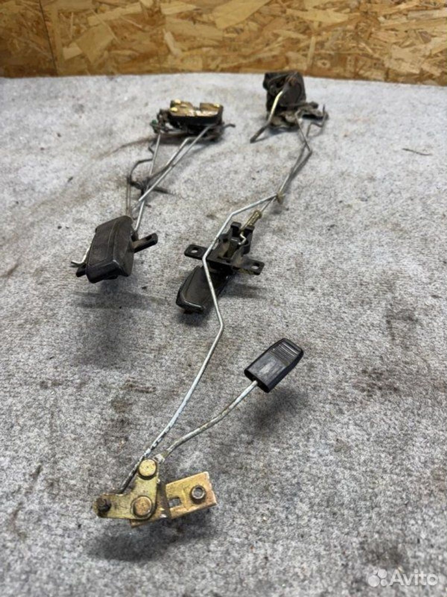 Замок боковой двери Isuzu Trooper 4JB1 1991, 1000 рублей, Семиозерка