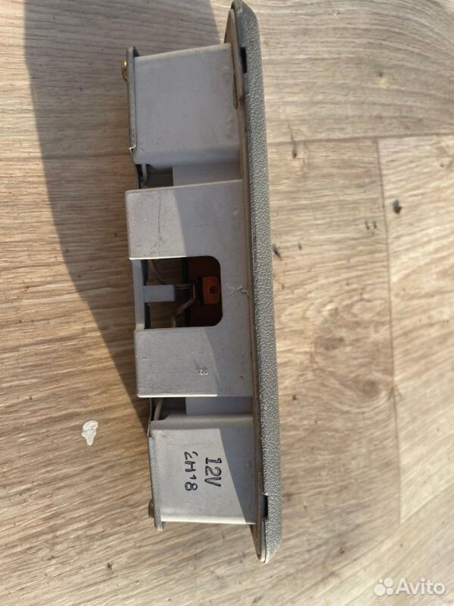 Плафон подсветки салона Mitsubishi Pajero 6G72, 1000 рублей, Семиозерка