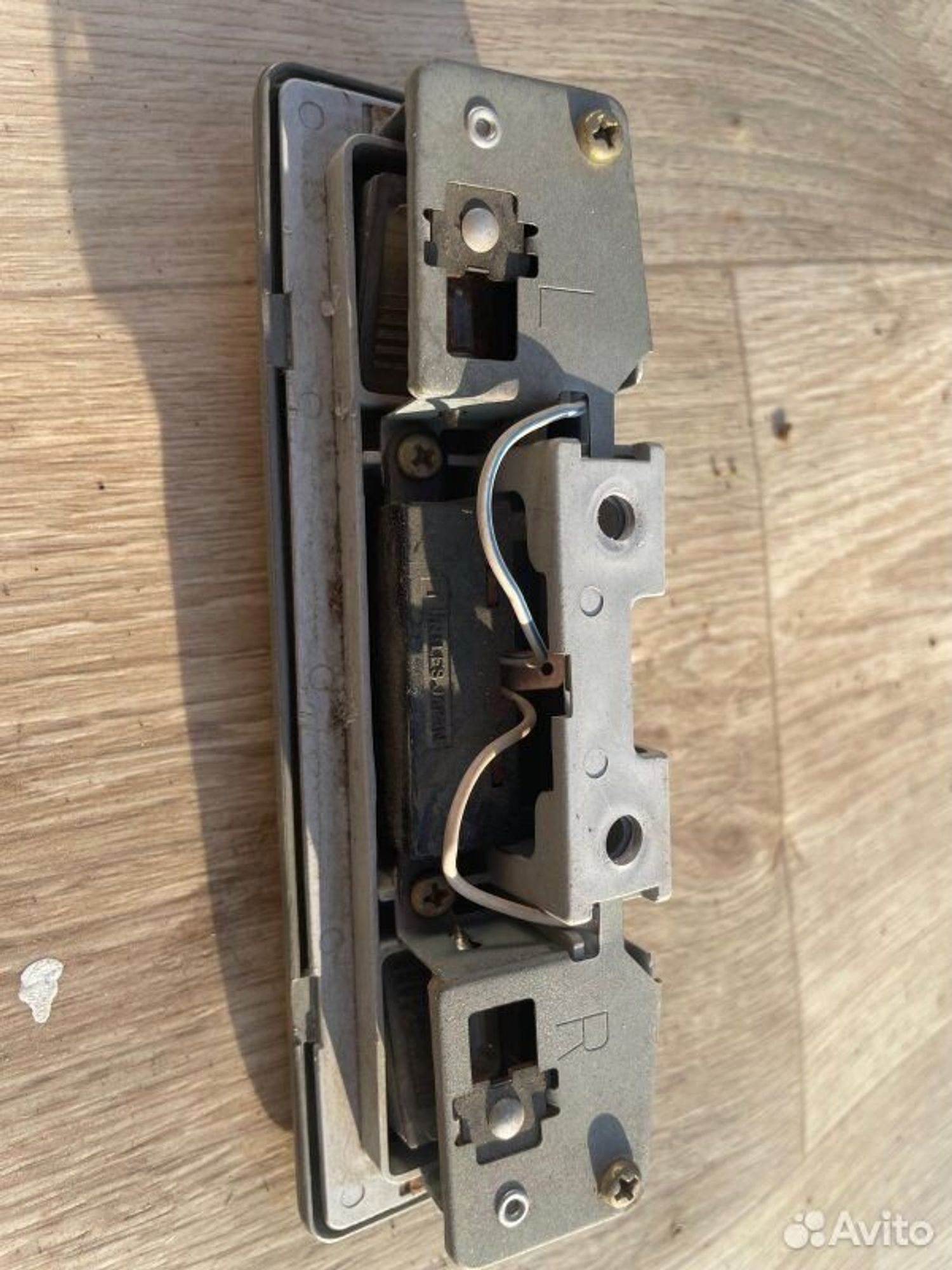 Плафон подсветки салона Mitsubishi Pajero 6G72, 1000 рублей, Семиозерка