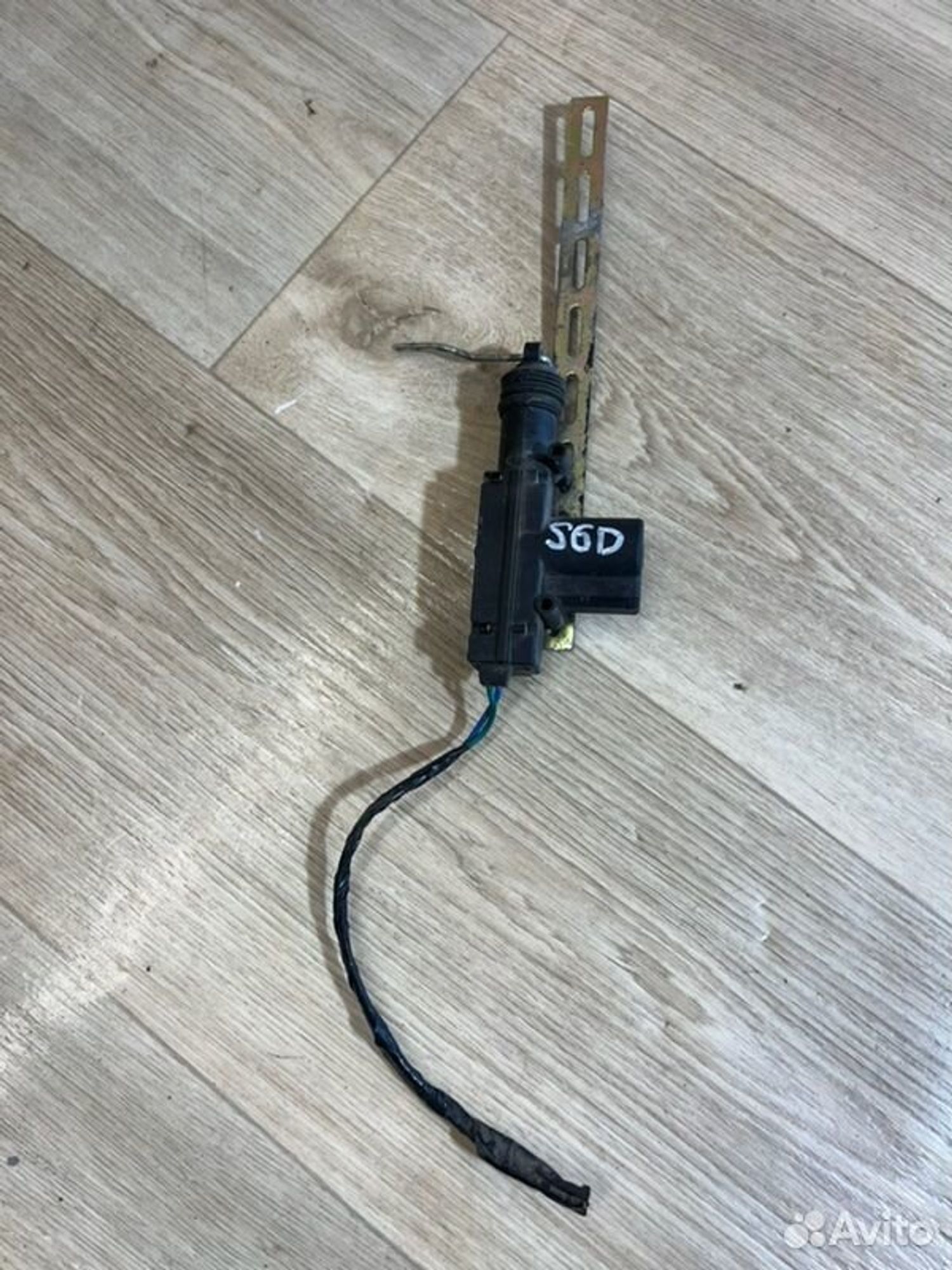 Электропривод замка крышки багажника Kia Spectra, 2000 рублей, Семиозерка