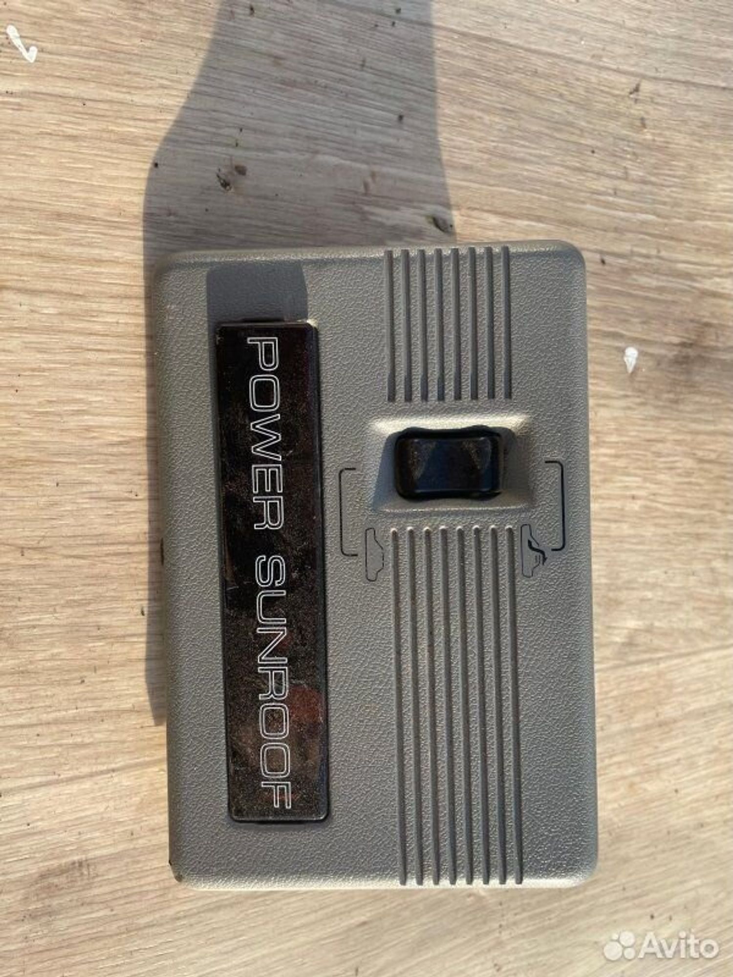 Кнопка открытия люка Mitsubishi Pajero 6G72 1993, 1100 рублей, Семиозерка