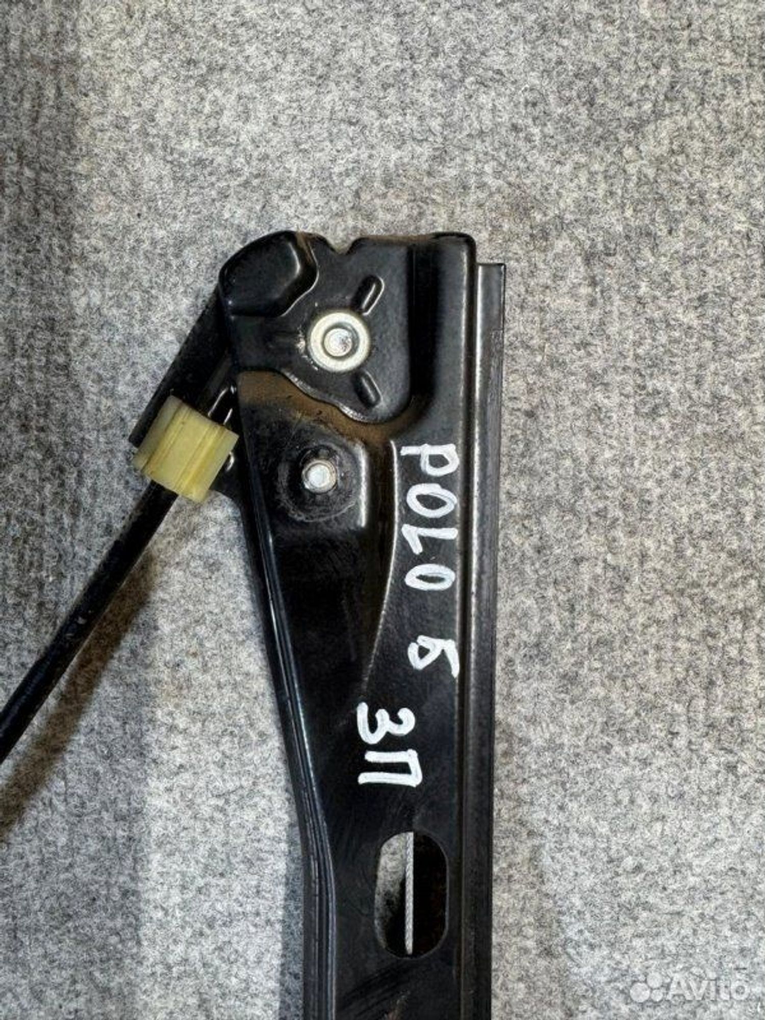 Стеклоподьемник задний правый Volkswagen Polo CFN, 2000 рублей, Семиозерка