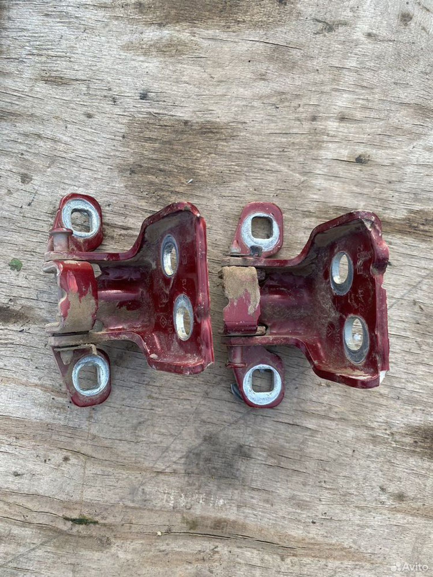 Петли задней левой двери Logan Largus, 800 рублей, Семиозерка