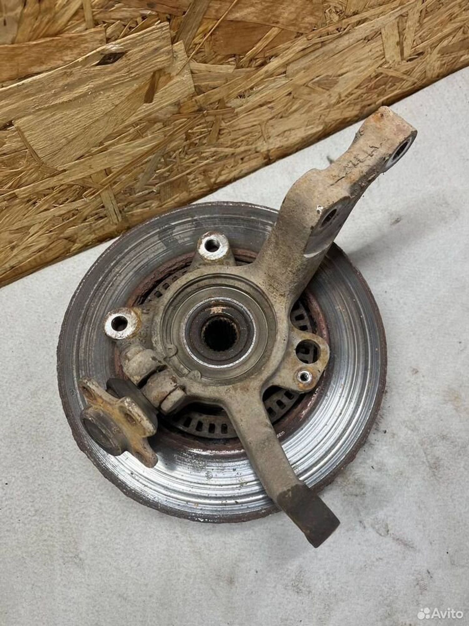 Кулак поворотный правый Chery Bonus a13, 1500 рублей, Семиозерка