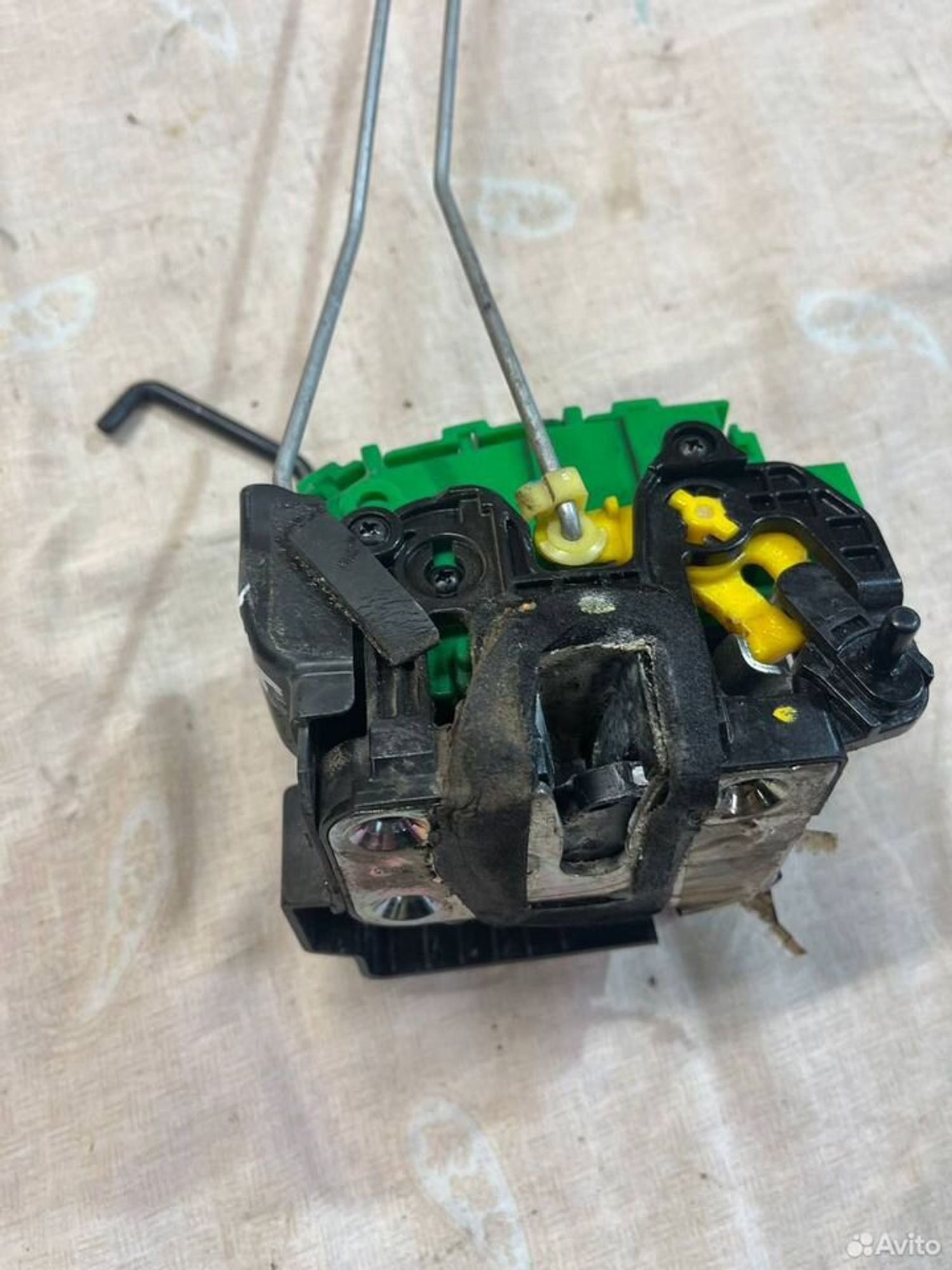 Замок задней левой двери Solaris 1, 1000 рублей, Семиозерка