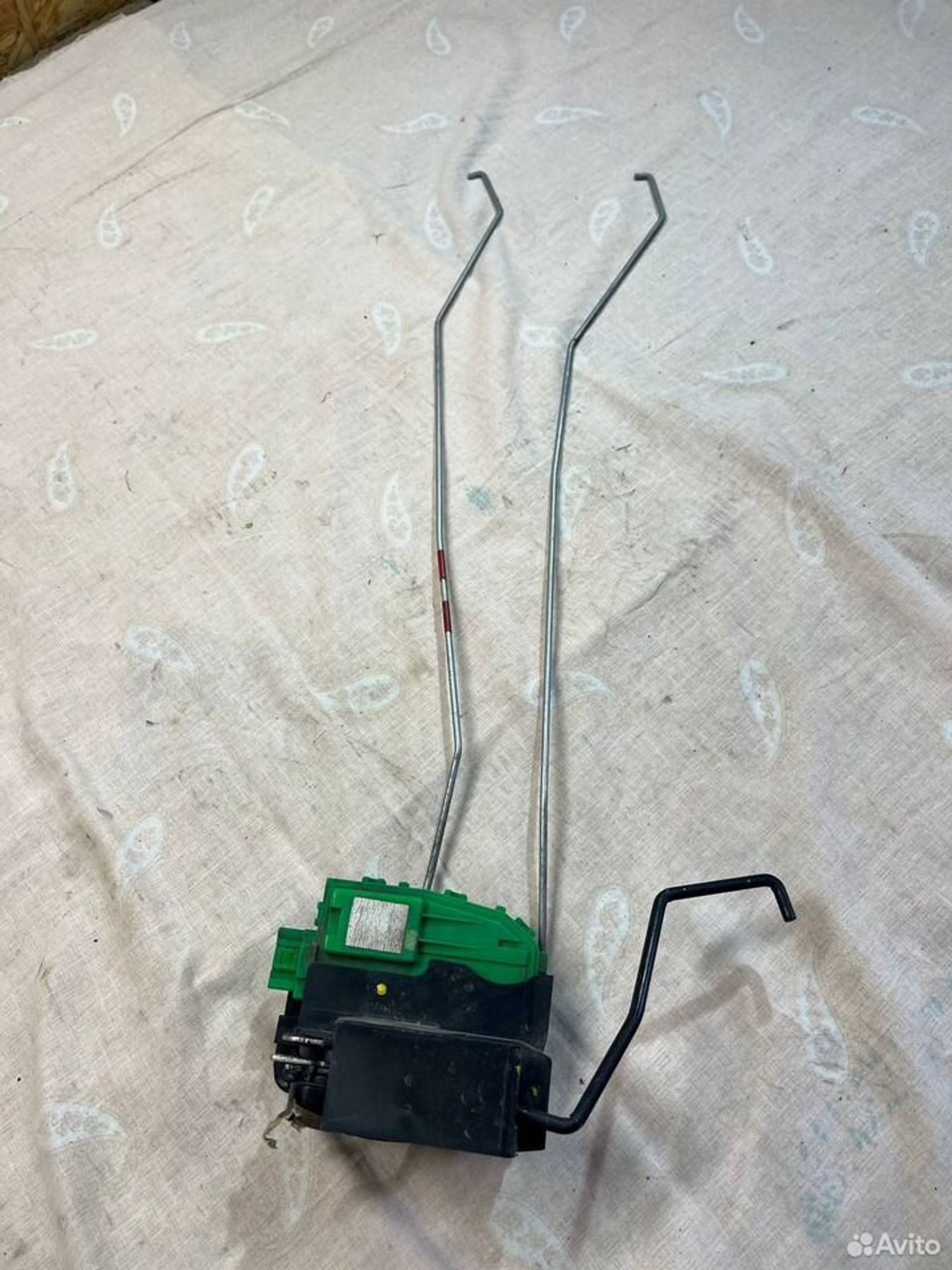 Замок задней левой двери Solaris 1, 1000 рублей, Семиозерка