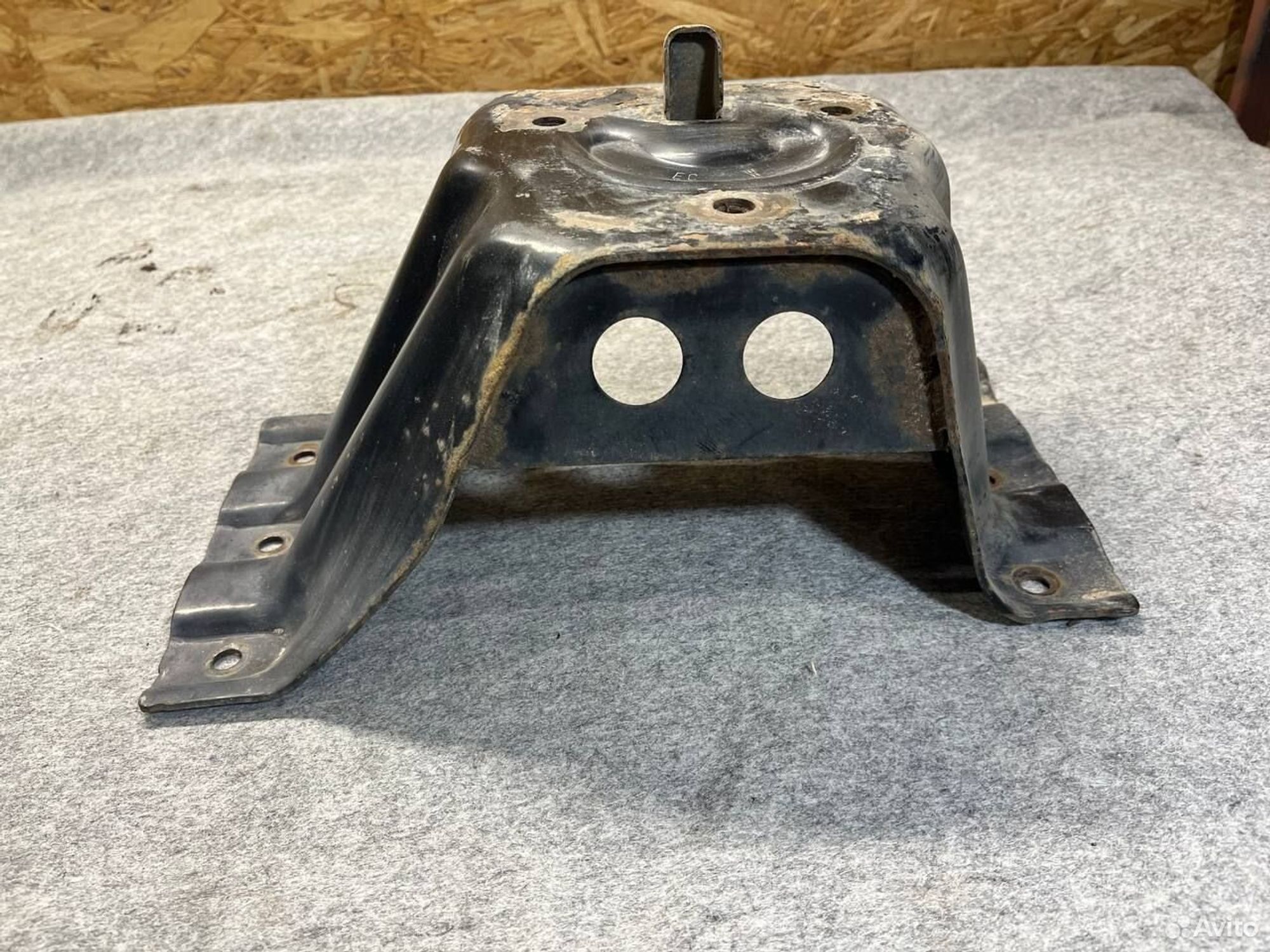 Крепление запасного колеса mitsubishi pajero 2, 2500 рублей, Семиозерка