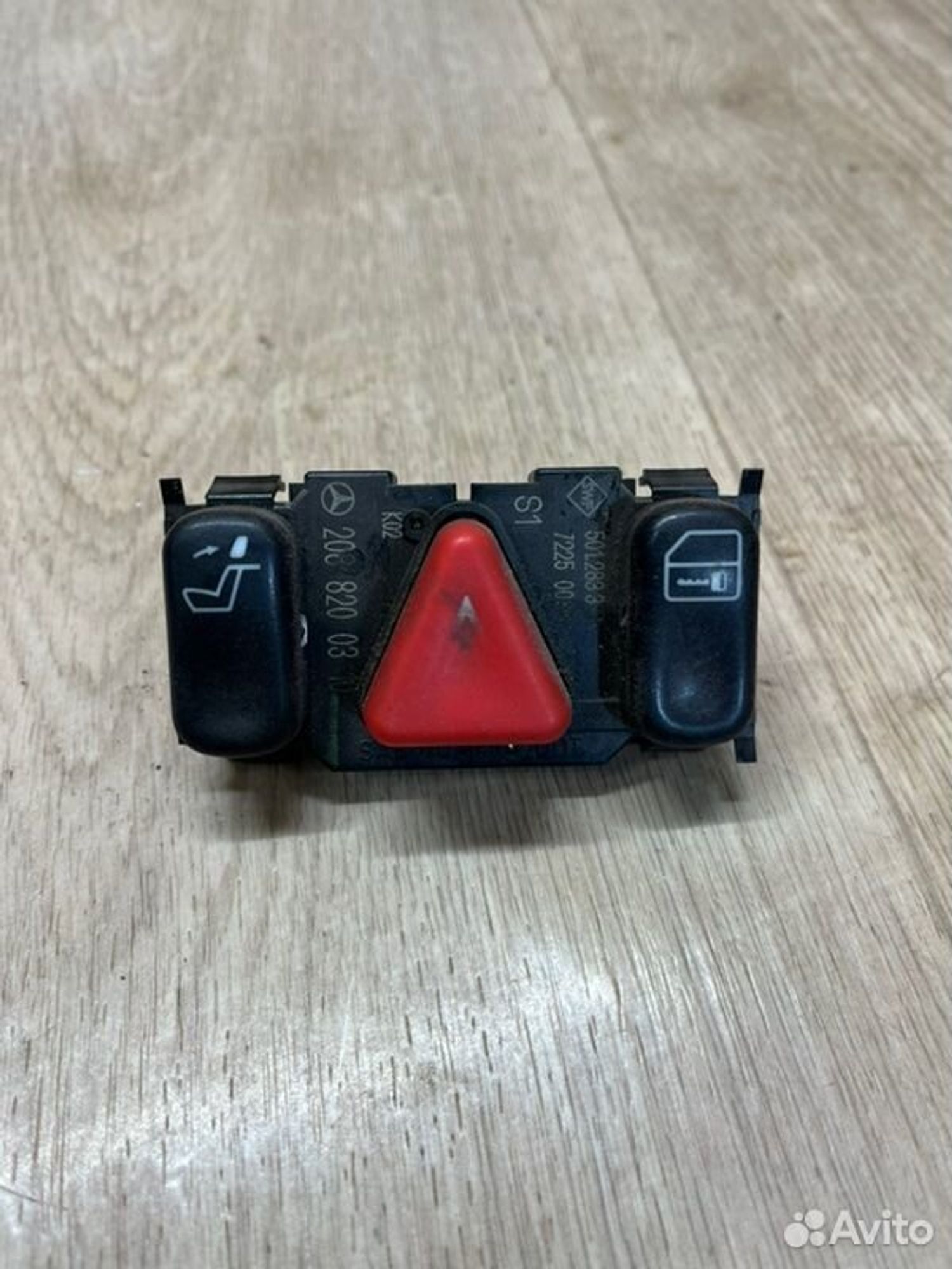Кнопка аварийной сигнализации Mercedes E240 W210, 15 рублей, Семиозерка