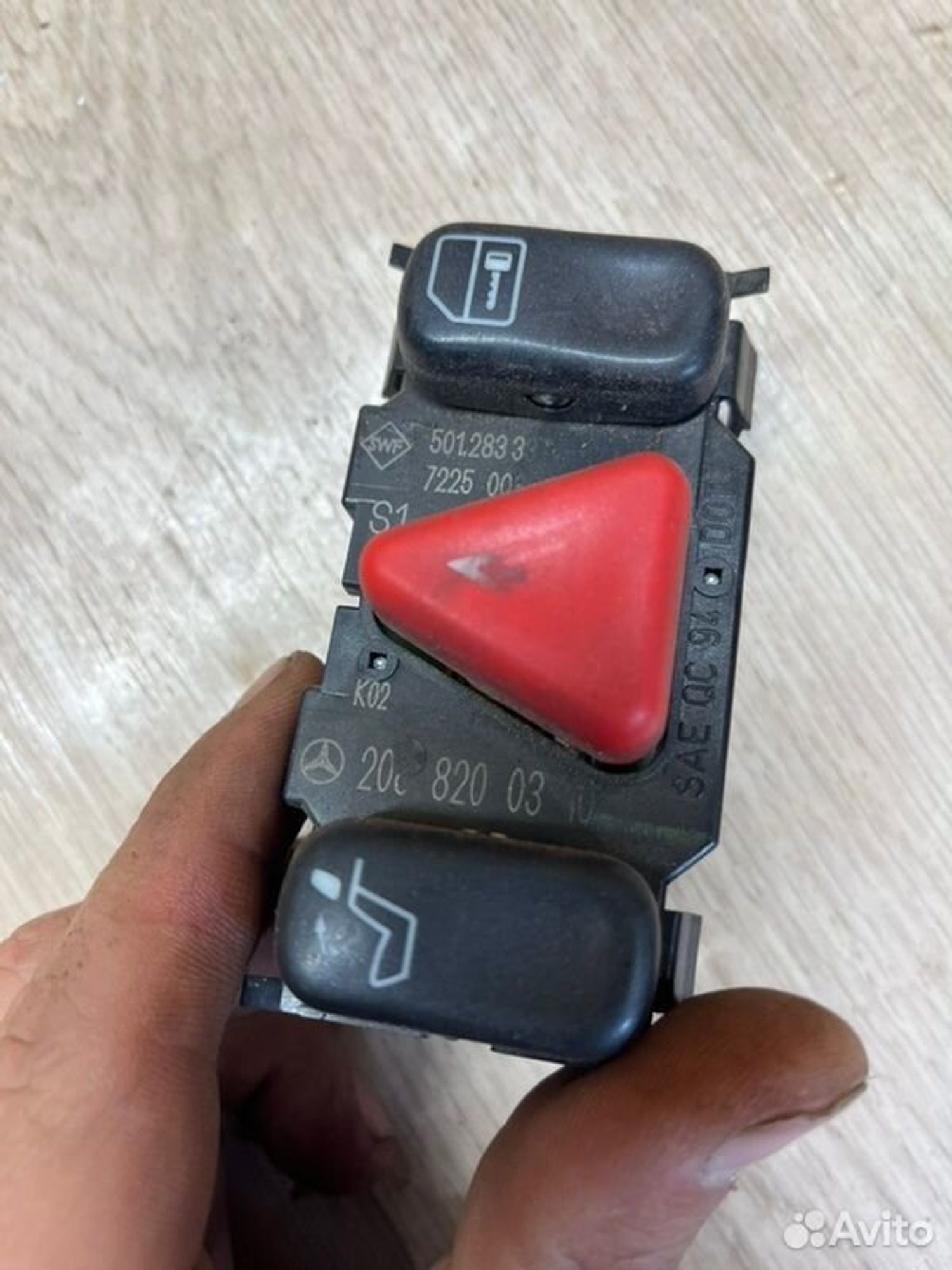 Кнопка аварийной сигнализации Mercedes E240 W210, 15 рублей, Семиозерка
