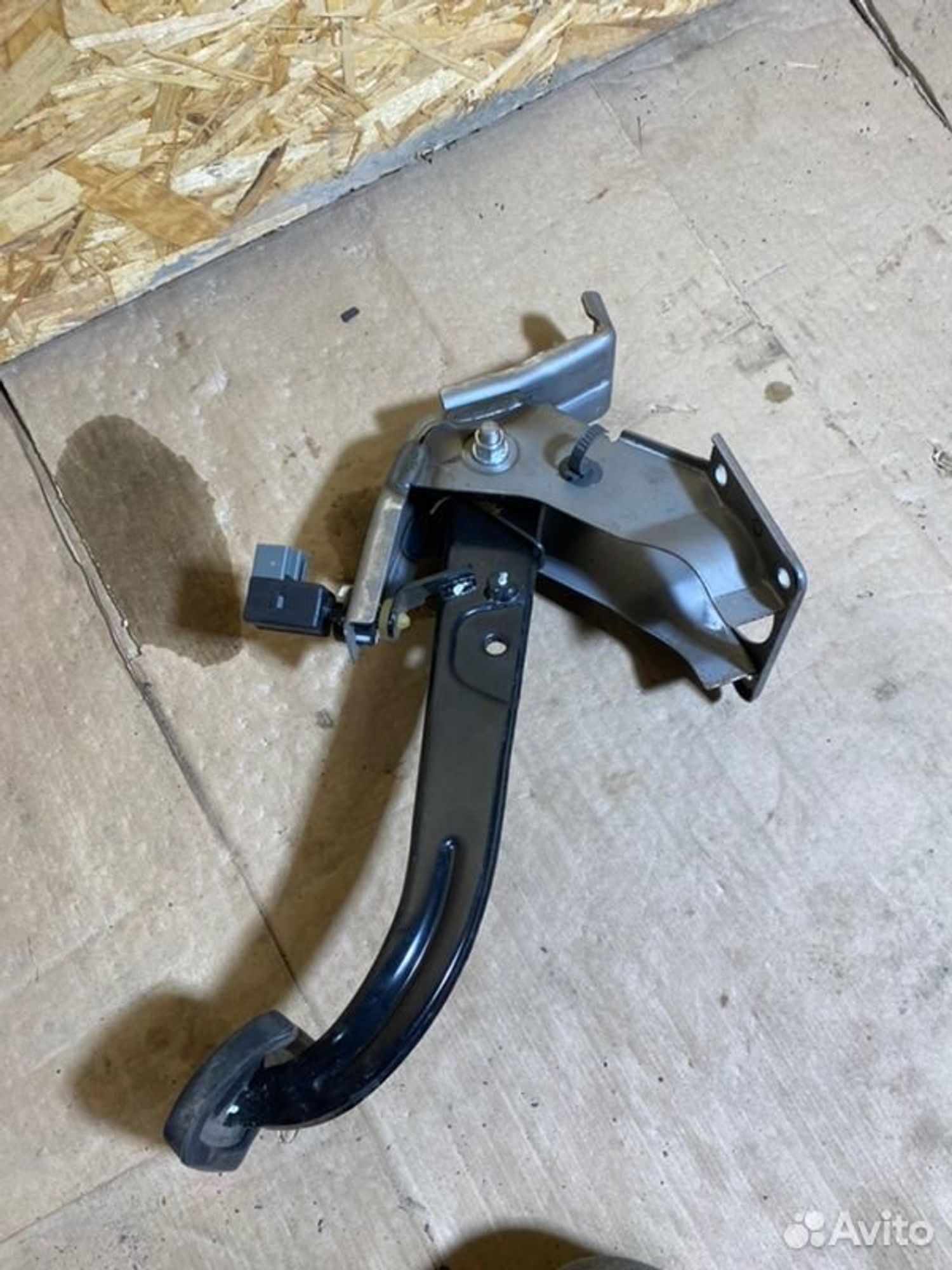 Педаль тормоза Kia Picanto 2 G4LA 2013, 1000 рублей, Семиозерка