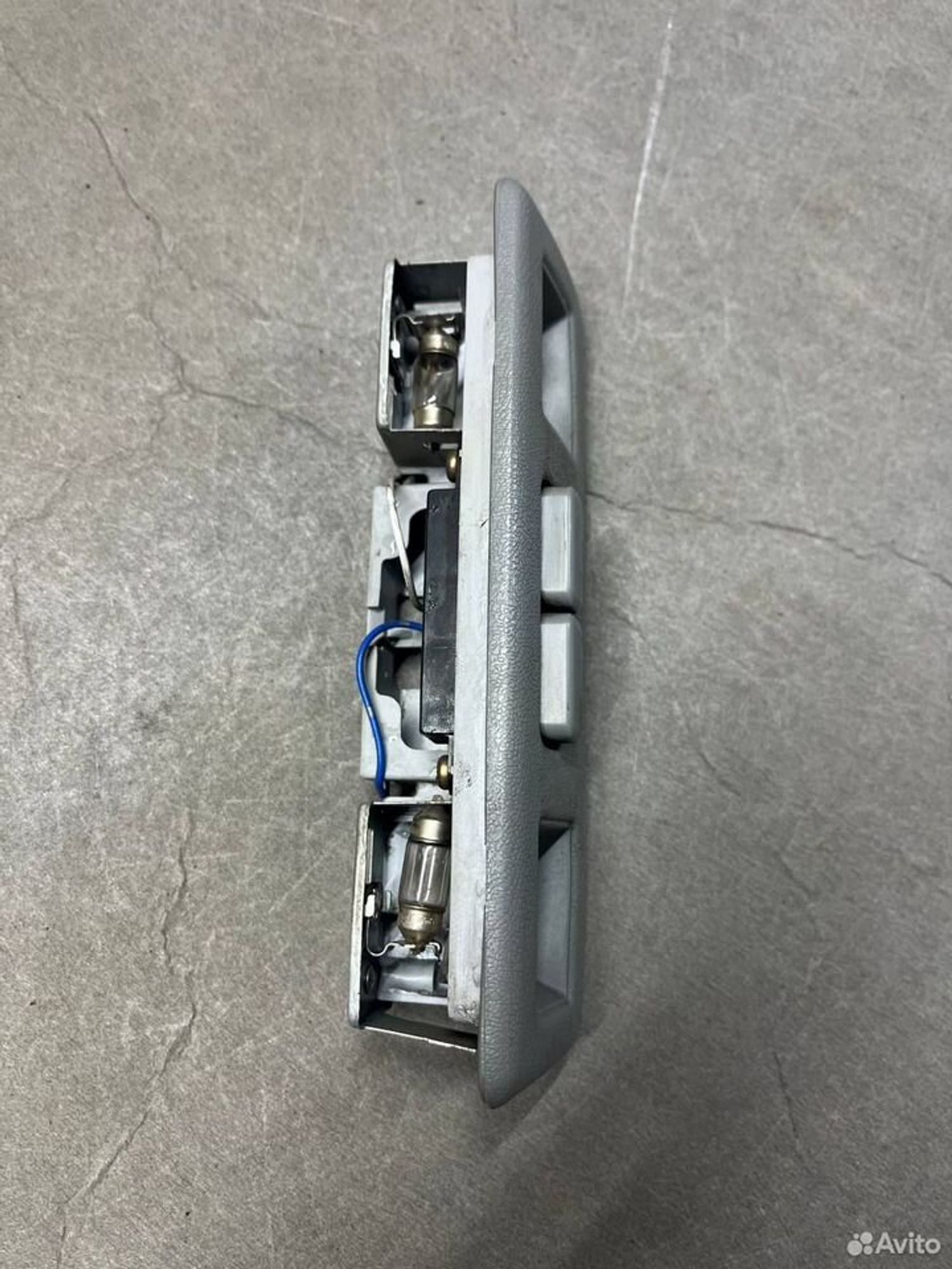 Плафон освещения салона Mitsubishi Pajero 2, 1000 рублей, Семиозерка